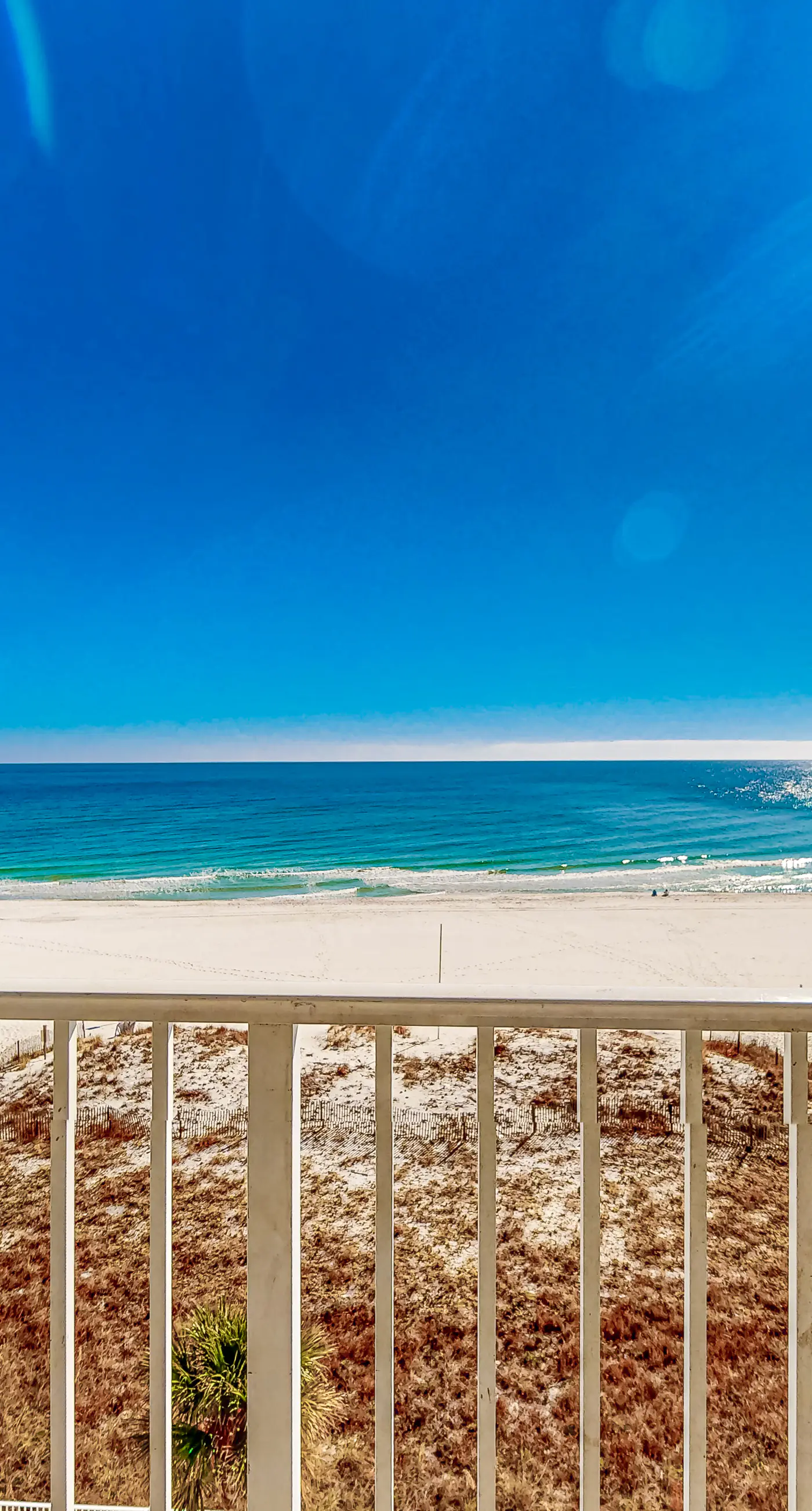 Gulf-front condo in the heart of town w/ resort pools, hot tubs & beach access