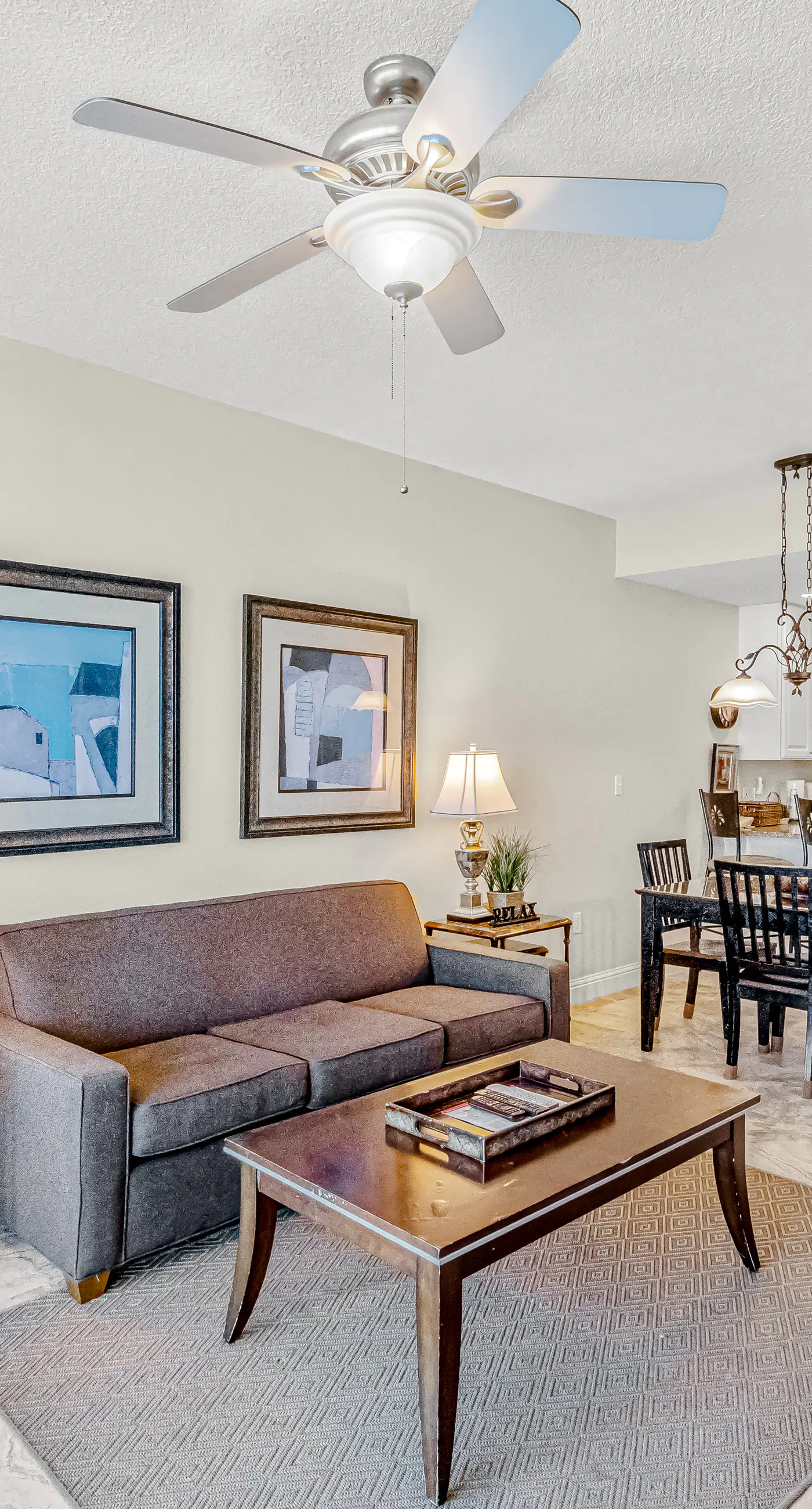 Gulf-front condo in the heart of town w/ resort pools, hot tubs & beach access