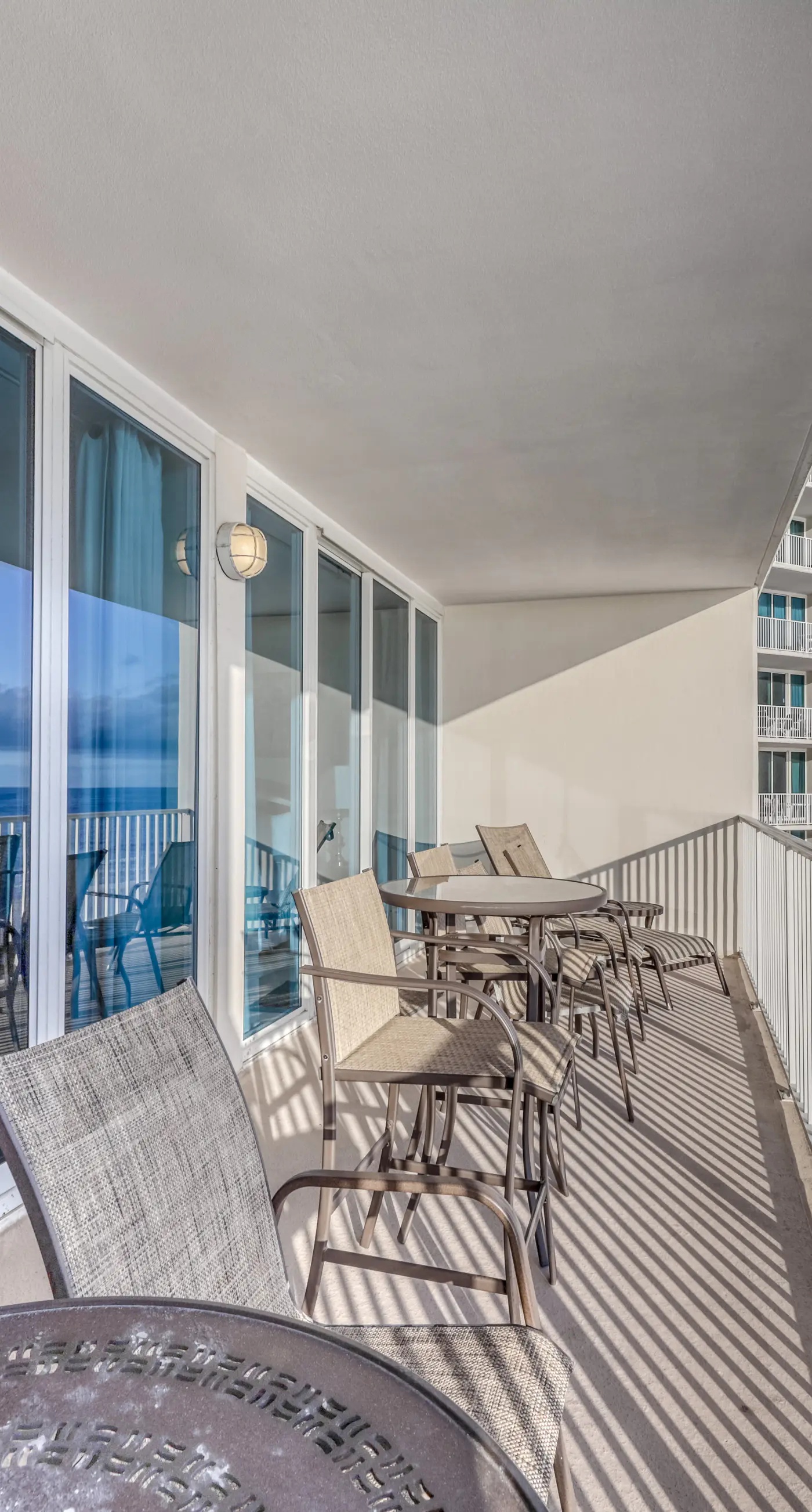 Gulf-front condo in the heart of town w/ resort pools, hot tubs & beach access