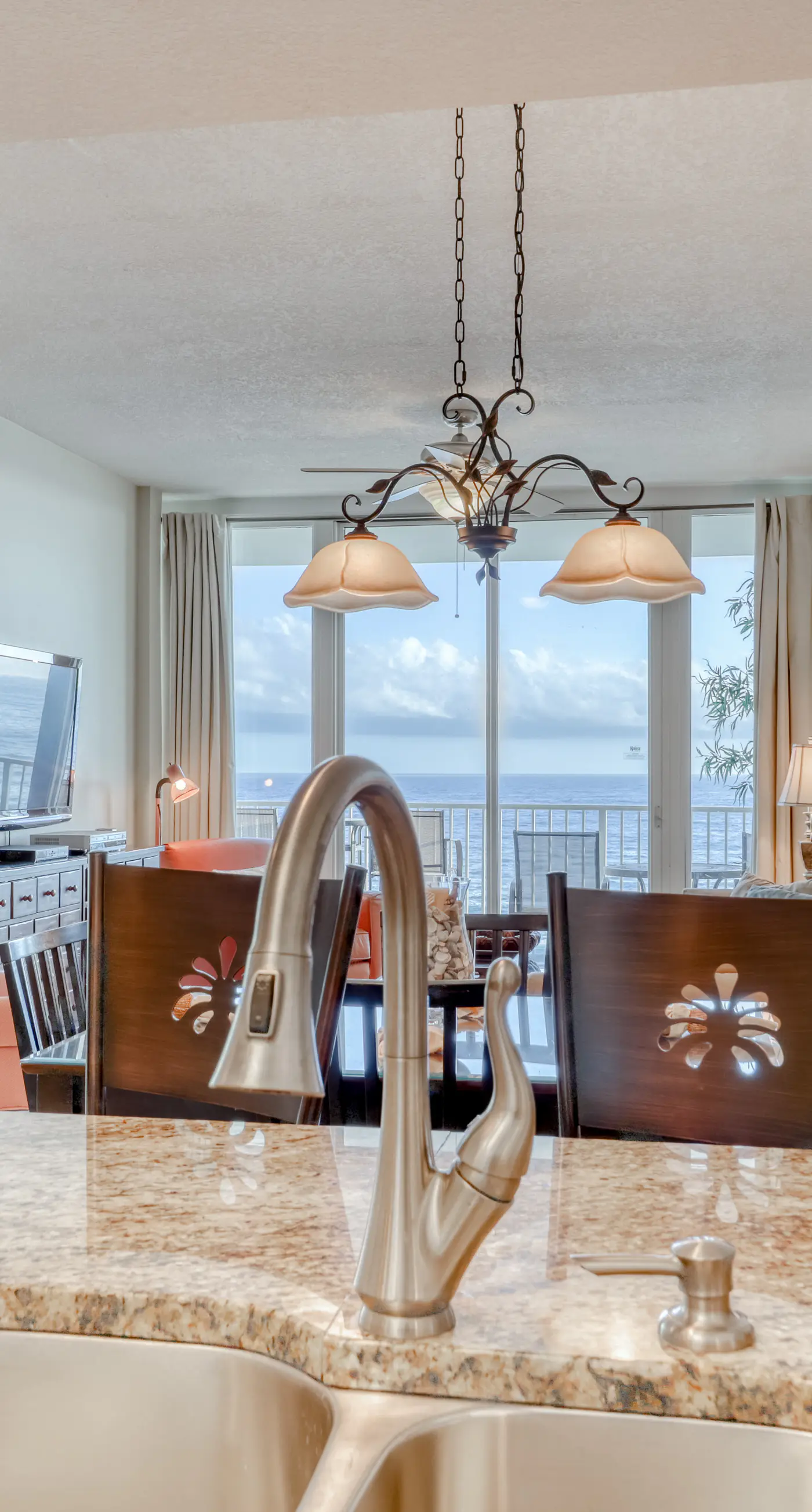 Gulf-front condo in the heart of town w/ resort pools, hot tubs & beach access