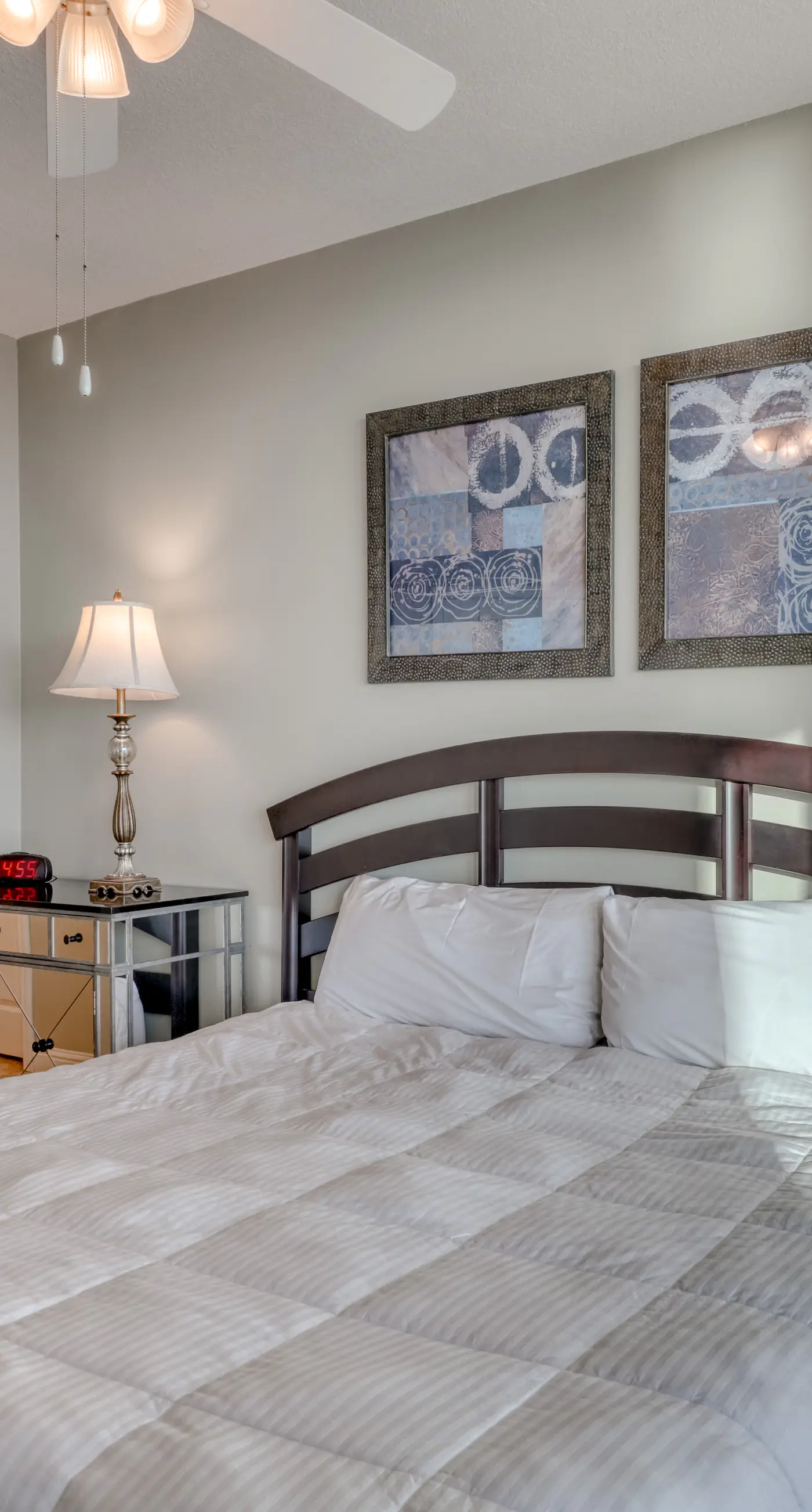 Gulf-front condo in the heart of town w/ resort pools, hot tubs & beach access