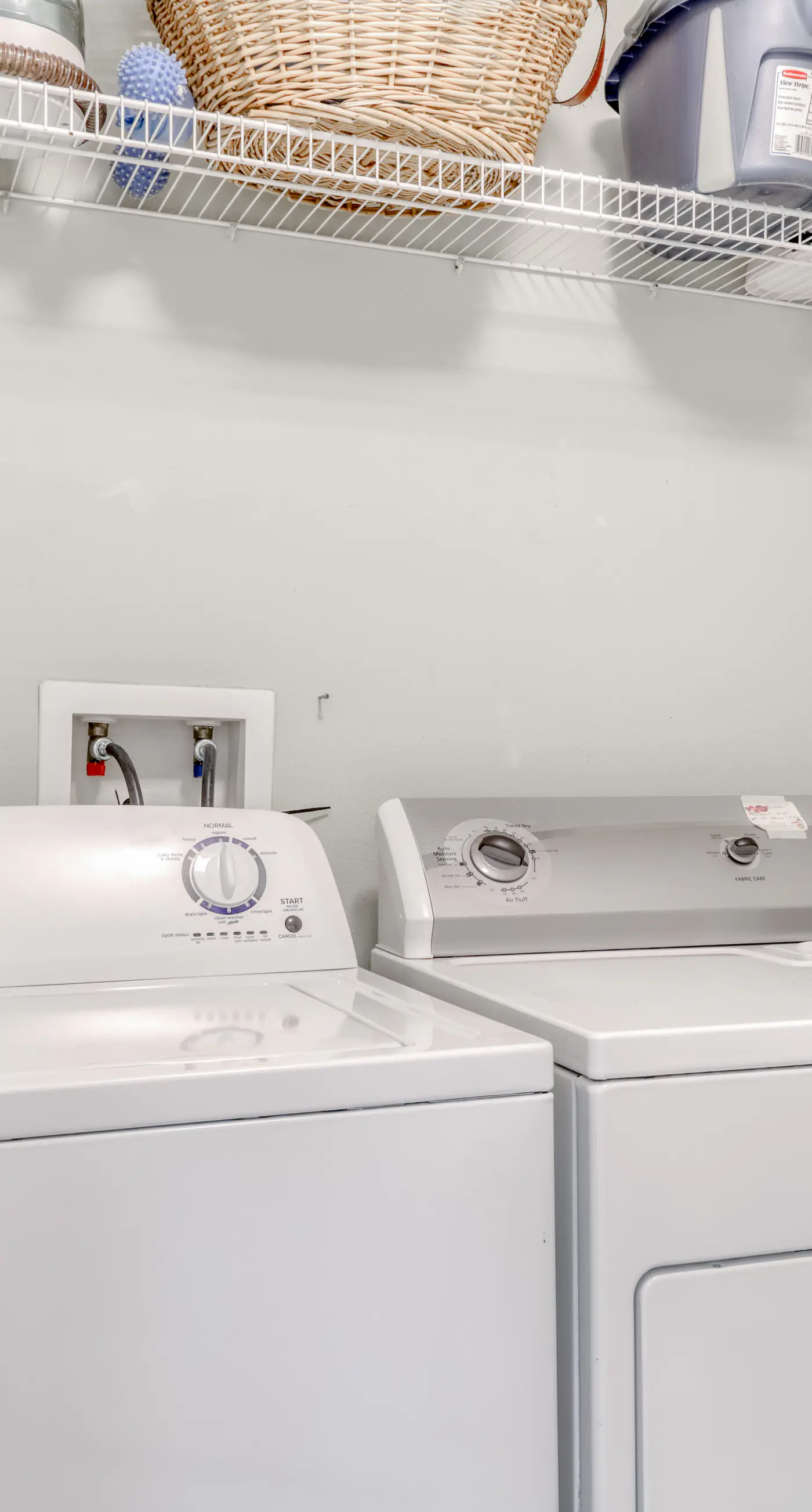 Gulf-front condo in the heart of town w/ resort pools, hot tubs & beach access