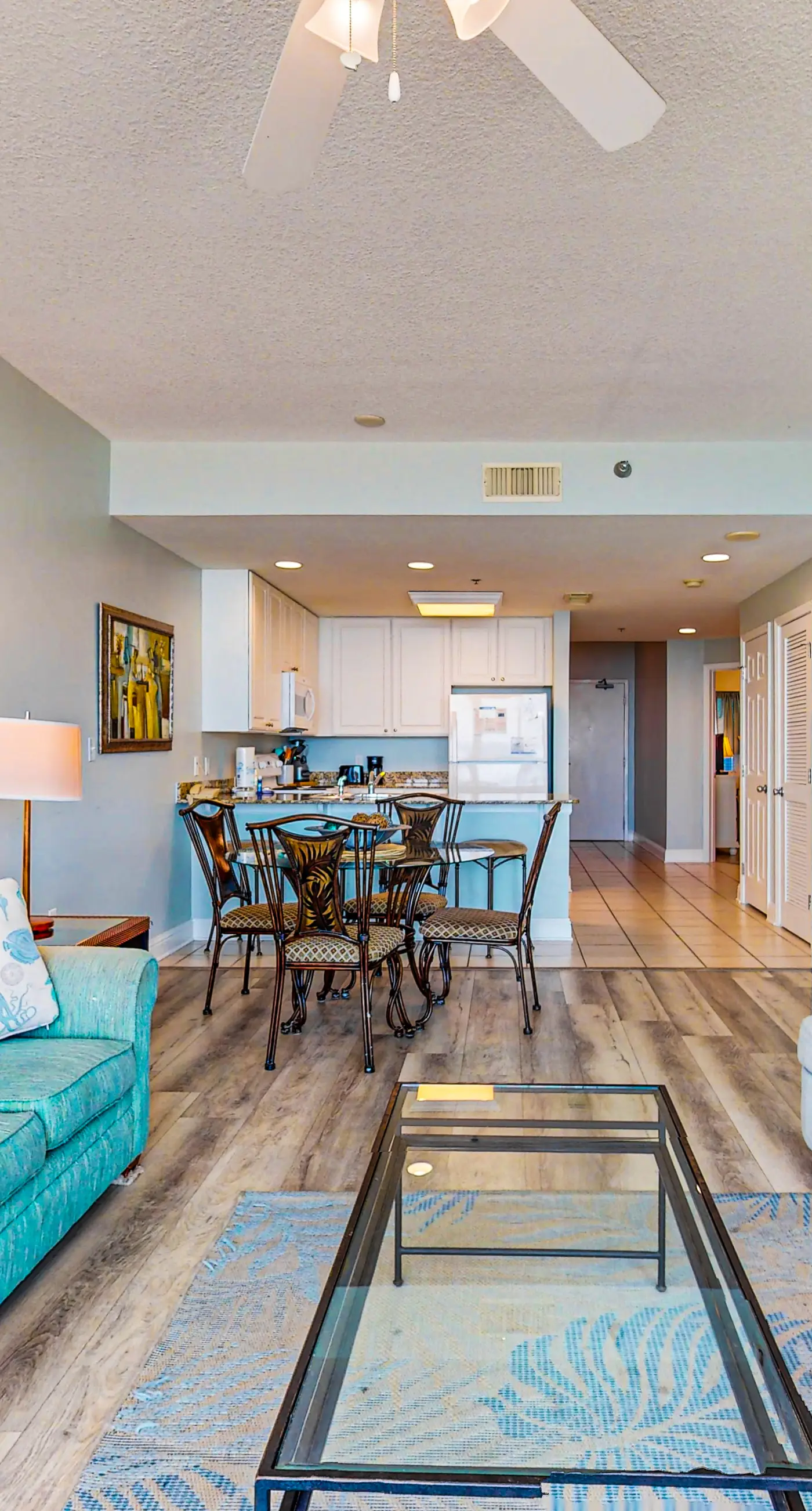 Gulf-front condo w/ 2 pools, sauna, hot tubs, fitness center & stunning views