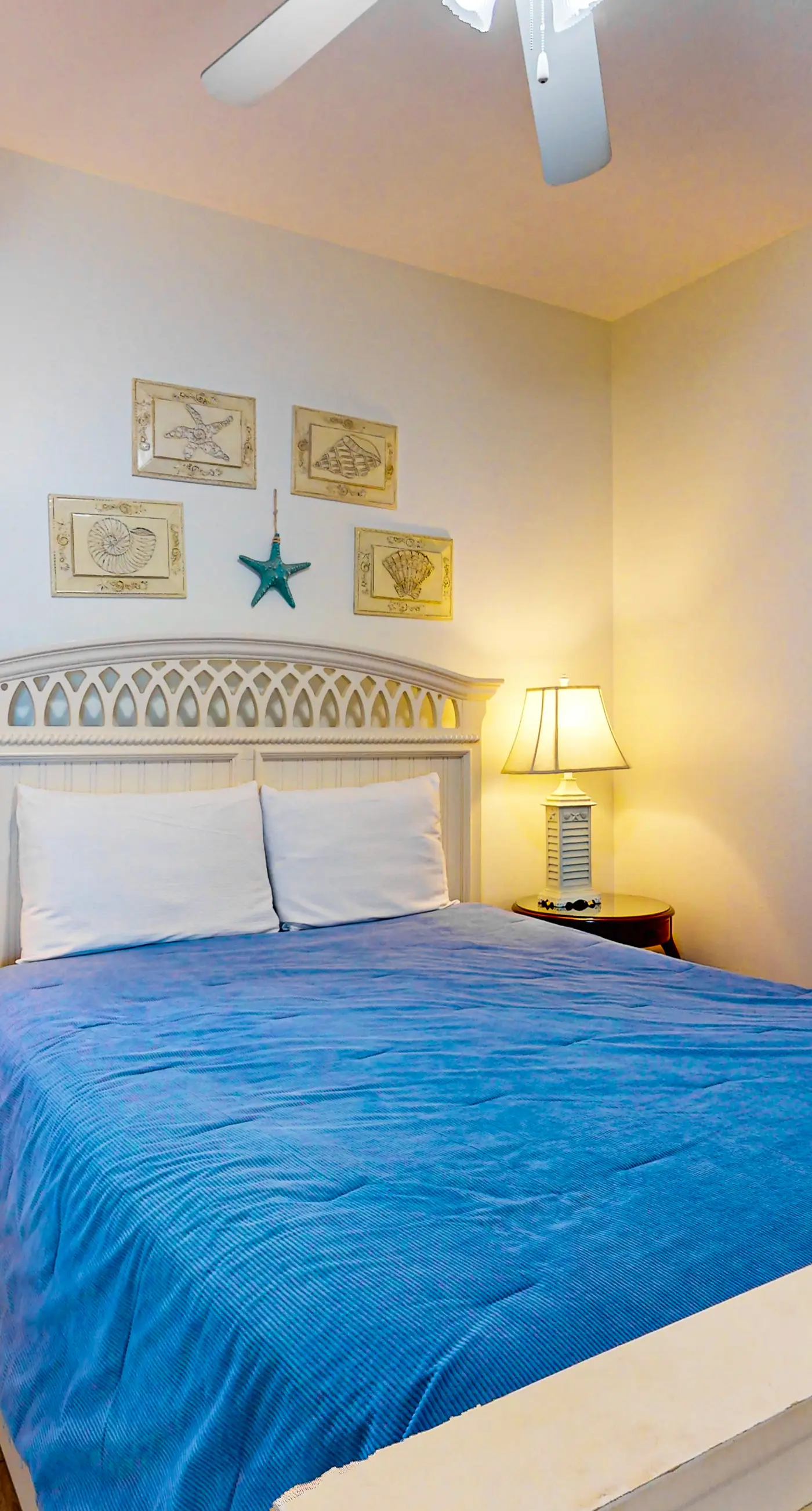 Gulf-front condo w/ 2 pools, sauna, hot tubs, fitness center & stunning views