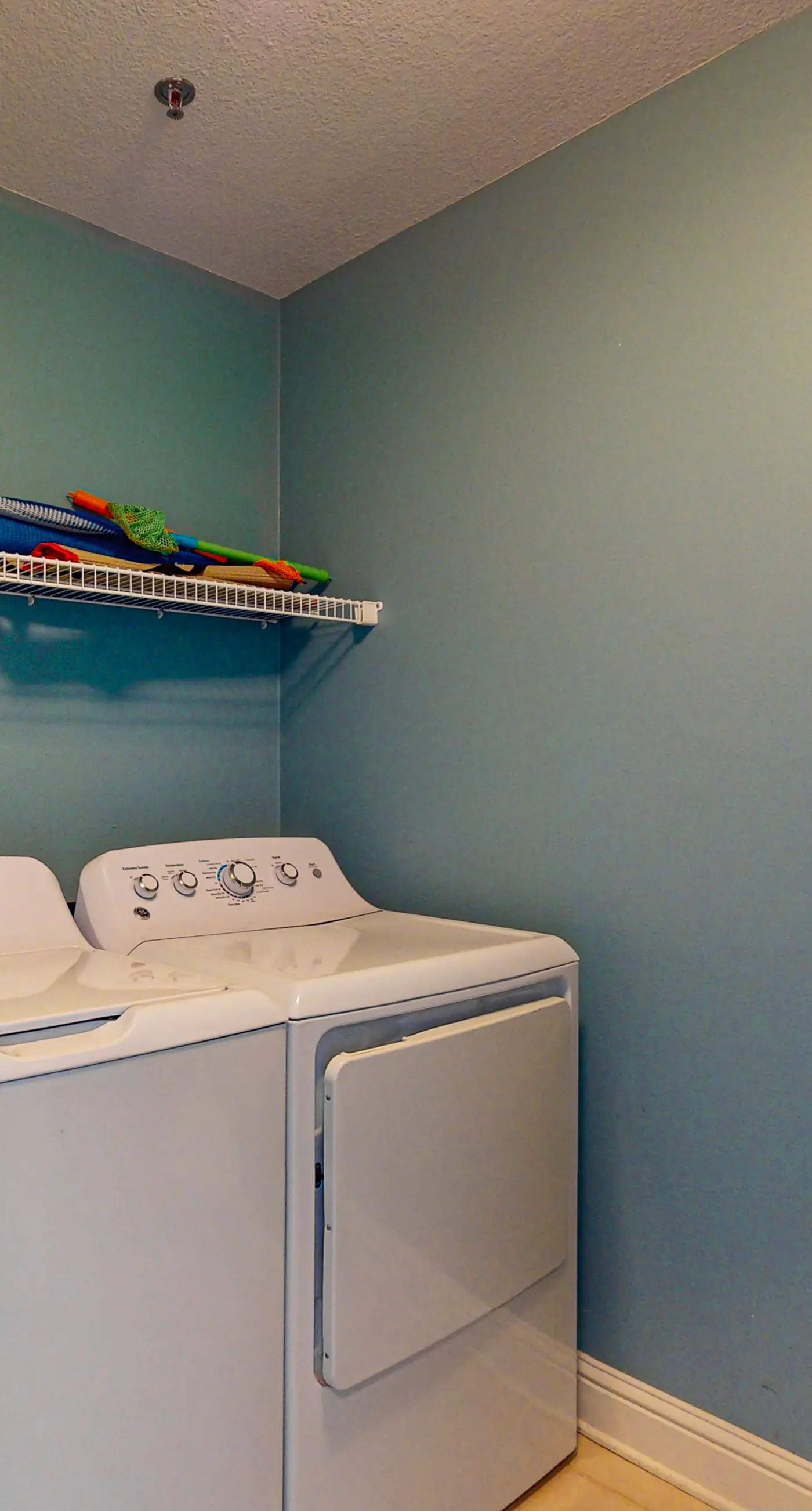 Gulf-front condo w/ 2 pools, sauna, hot tubs, fitness center & stunning views