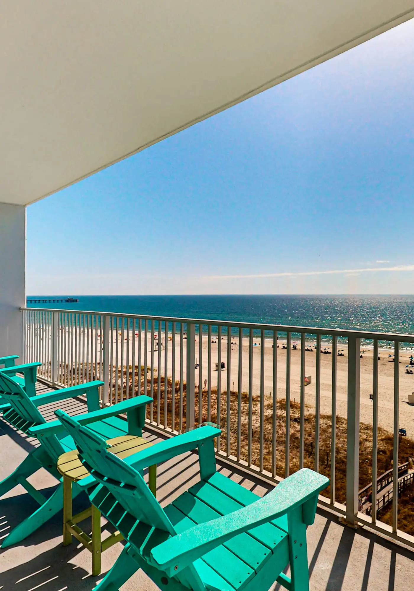 Gulf-front condo w/ 2 pools, sauna, hot tubs, fitness center & stunning views