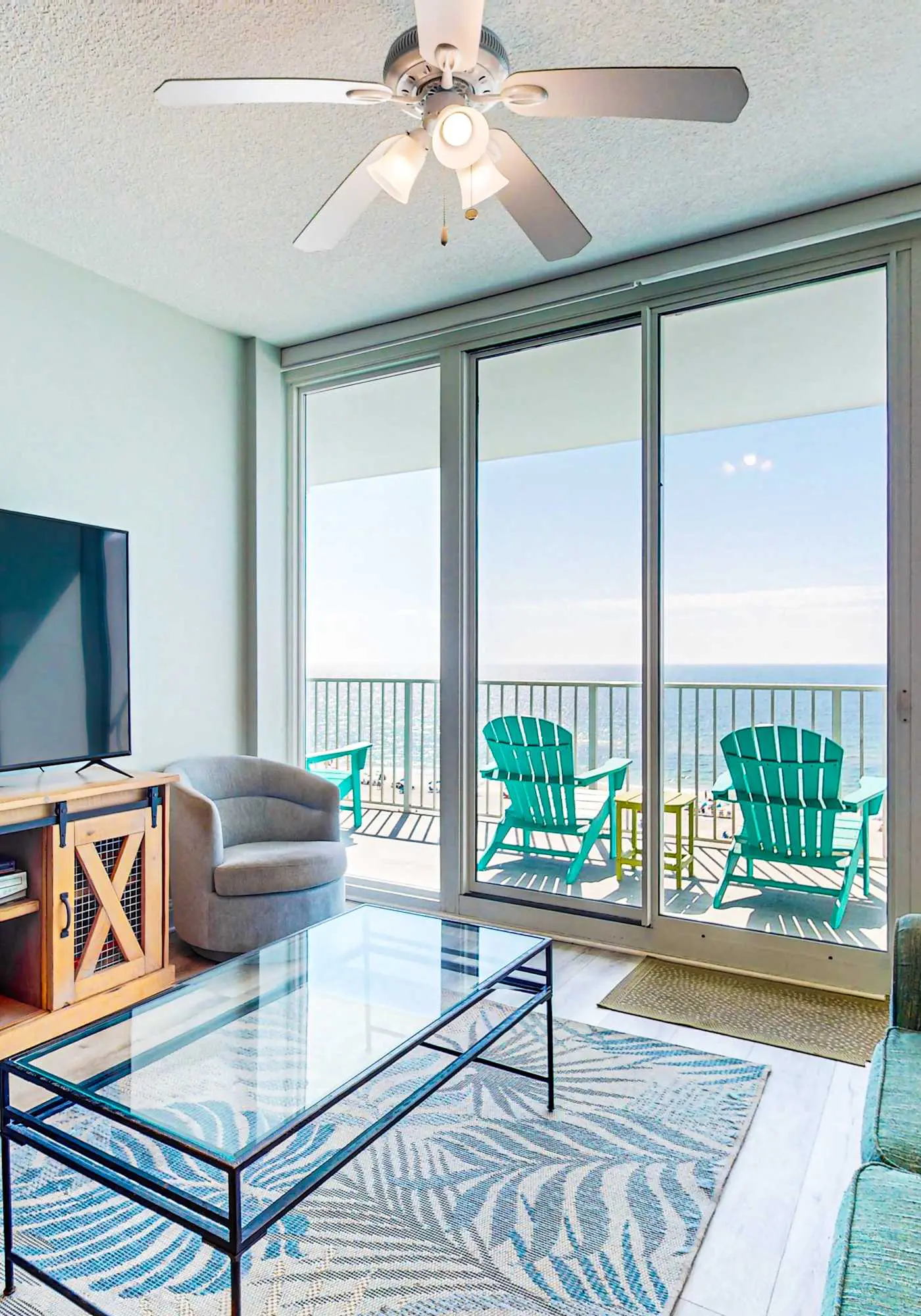 Gulf-front condo w/ 2 pools, sauna, hot tubs, fitness center & stunning views