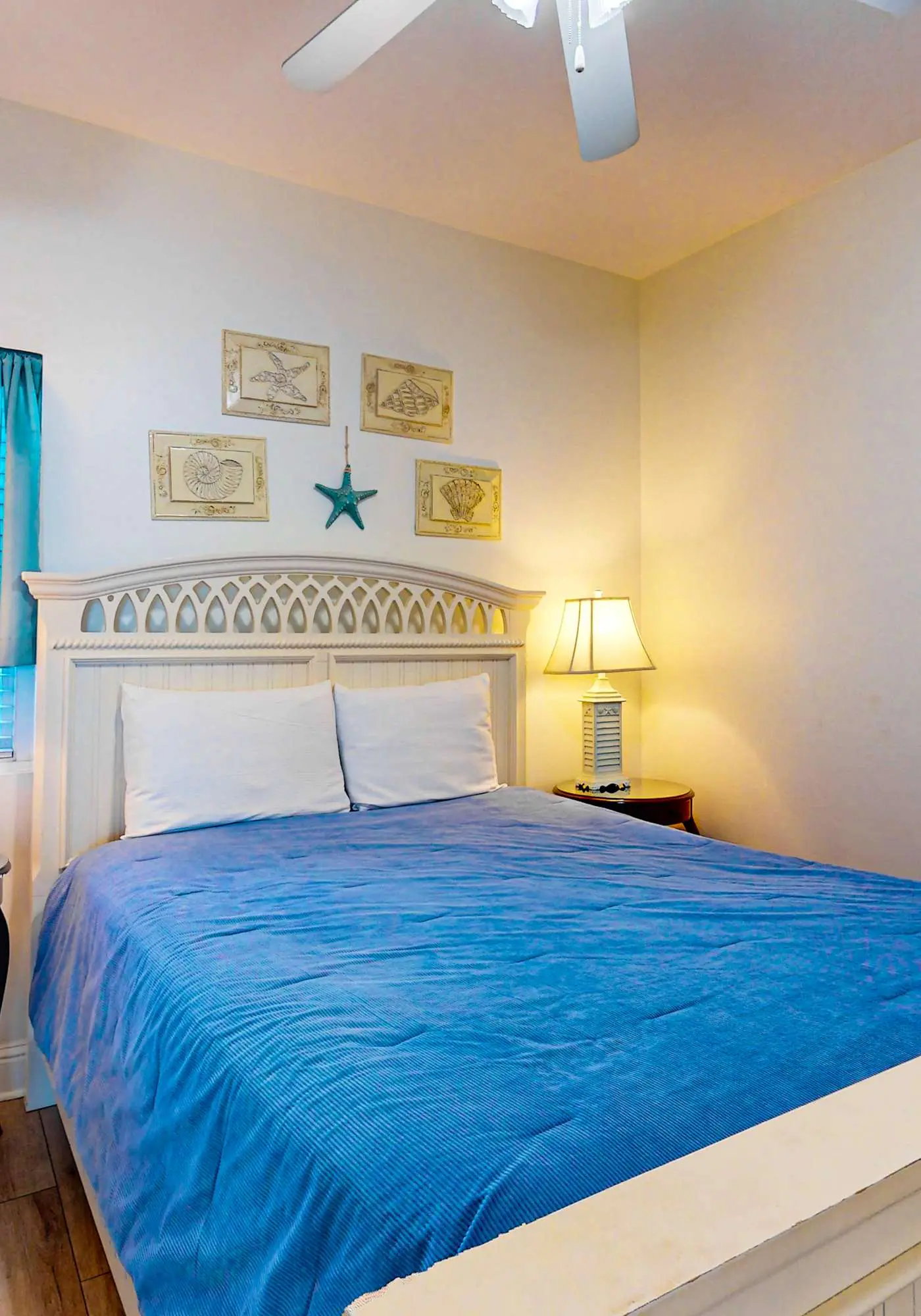 Gulf-front condo w/ 2 pools, sauna, hot tubs, fitness center & stunning views