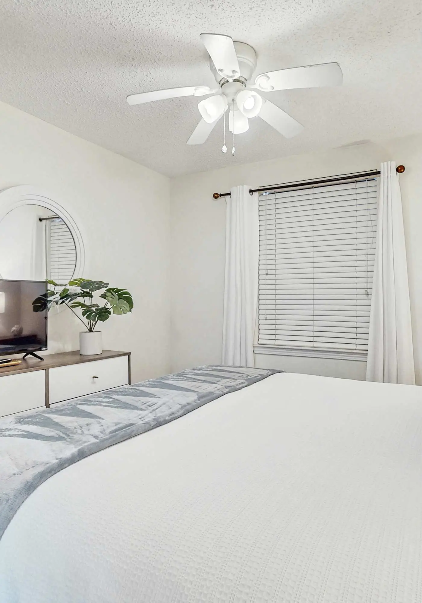 Gulf front condo with community outdoor and indoor pools, hot tub, and sauna