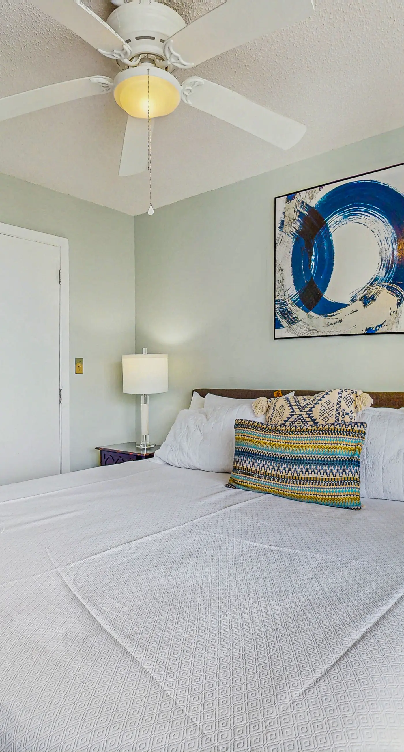 Bright Condo w Lagoon View & Shared Pools, Hot Tub, Tennis, & Beach Access