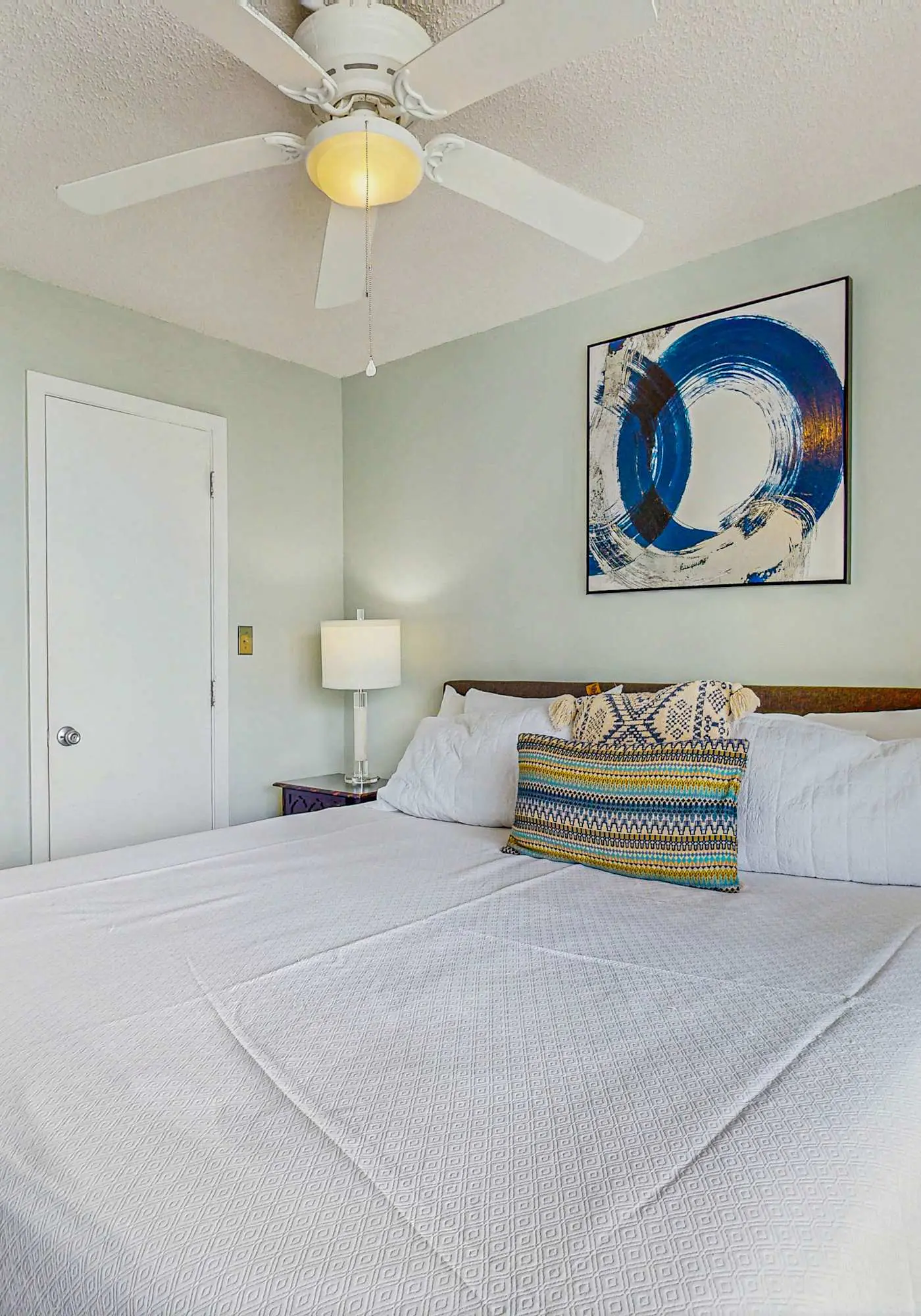 Bright Condo w Lagoon View & Shared Pools, Hot Tub, Tennis, & Beach Access