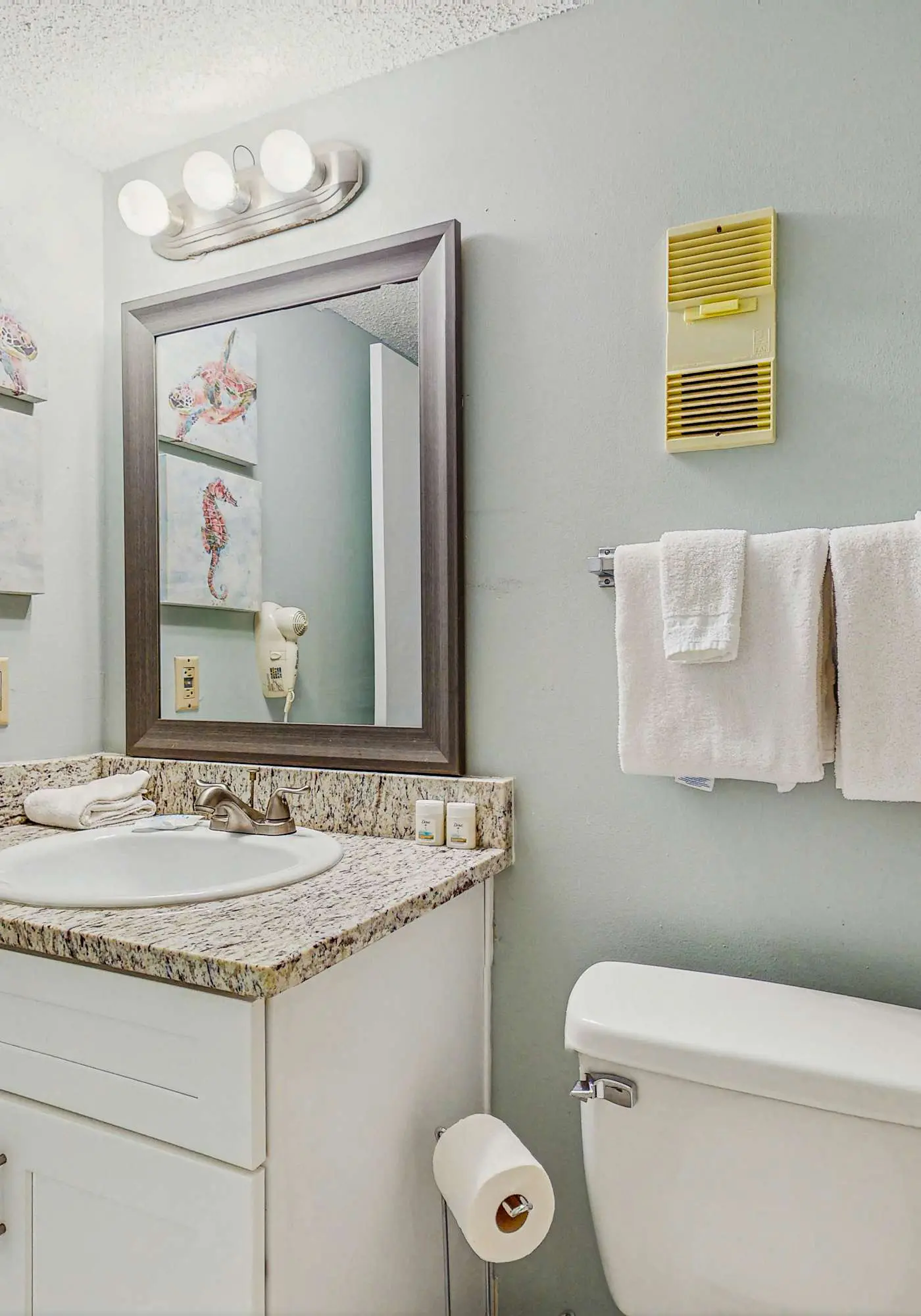 Bright Condo w Lagoon View & Shared Pools, Hot Tub, Tennis, & Beach Access