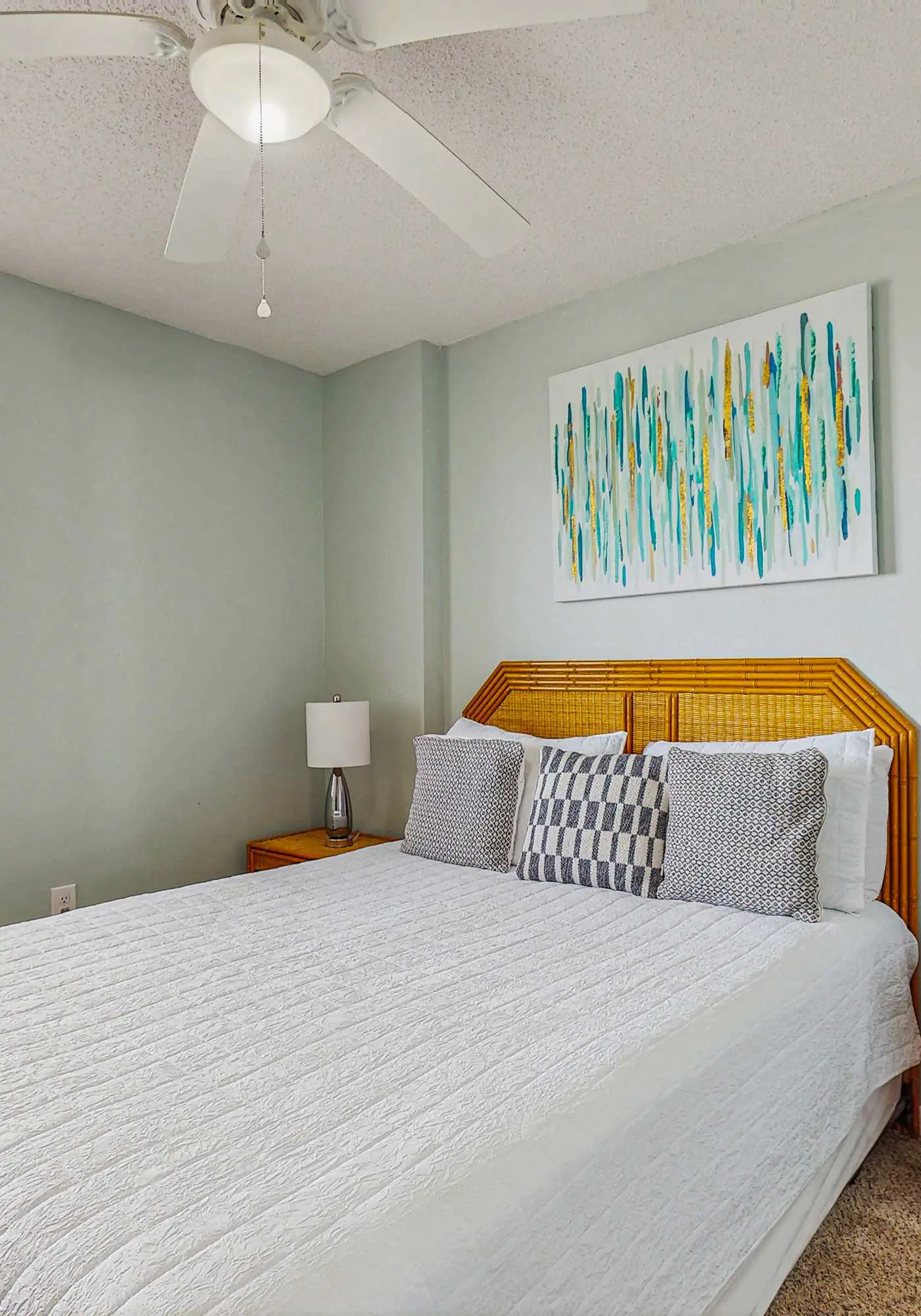 Bright Condo w Lagoon View & Shared Pools, Hot Tub, Tennis, & Beach Access
