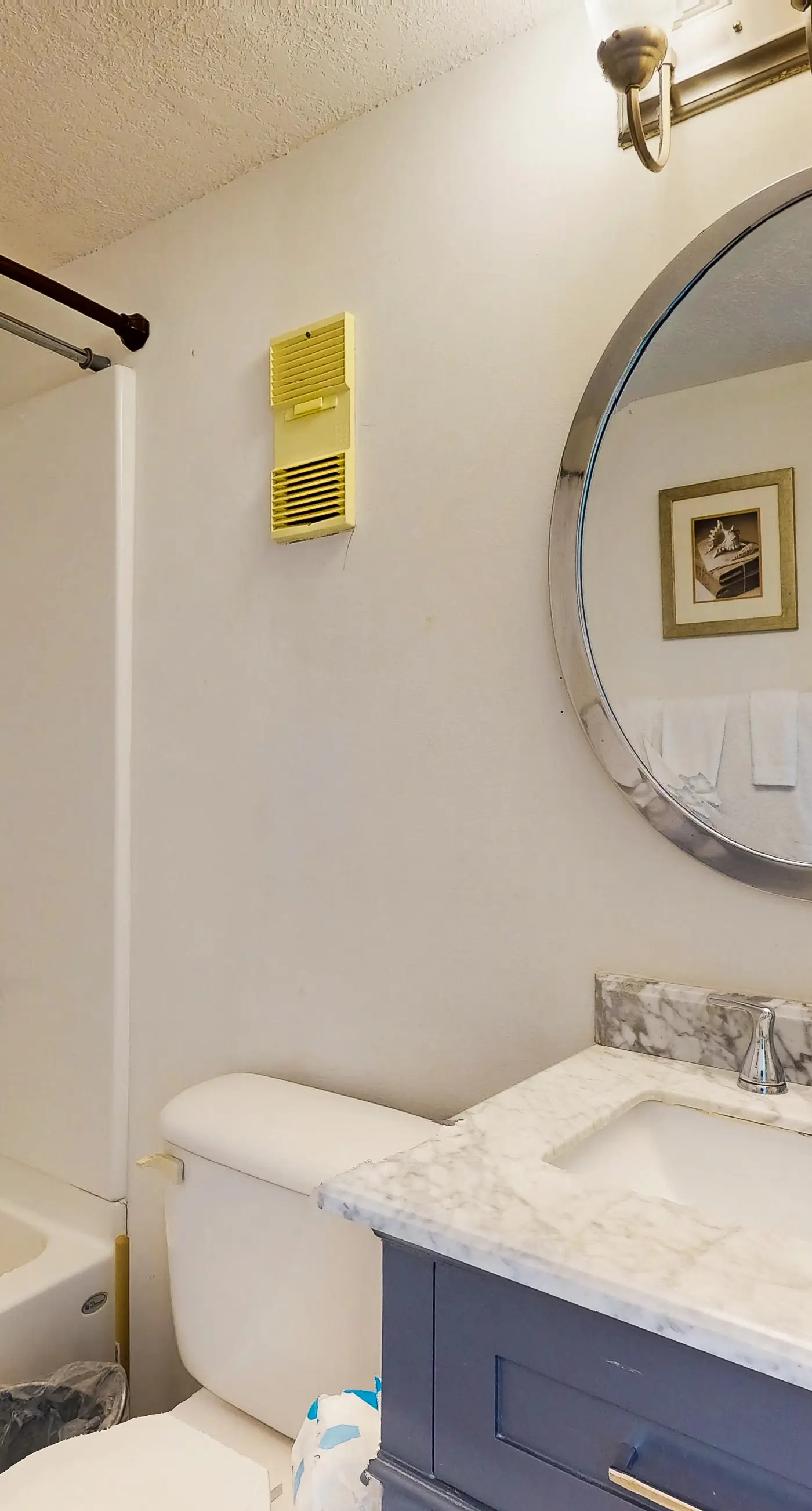 Condo w/ view of Little Lagoon, beach access, shared pools, hot tub, & pier