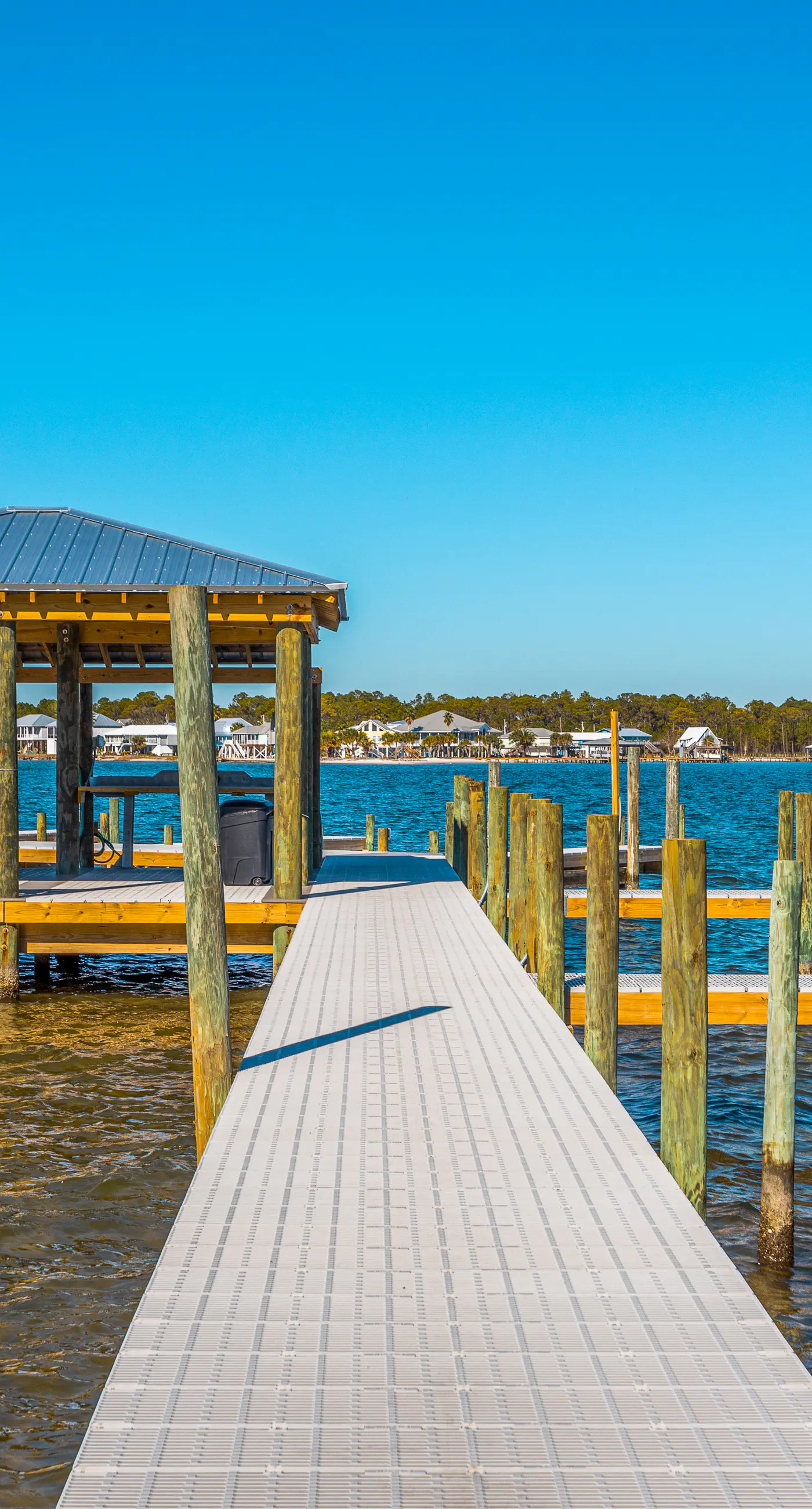 Condo w/ view of Little Lagoon, beach access, shared pools, hot tub, & pier