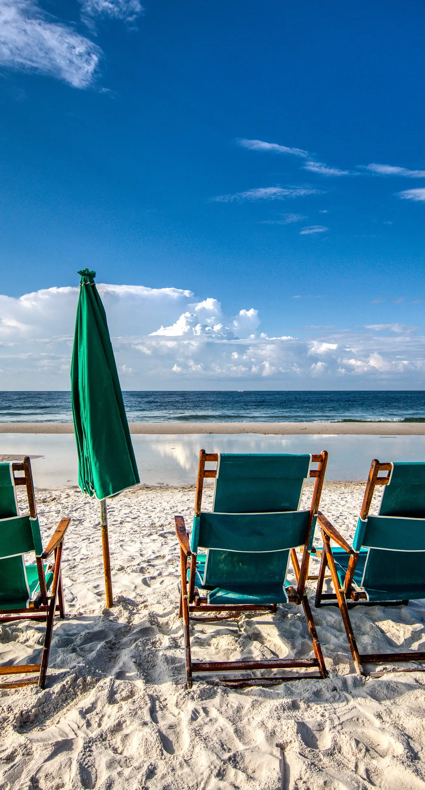 Condo w/ view of Little Lagoon, beach access, shared pools, hot tub, & pier