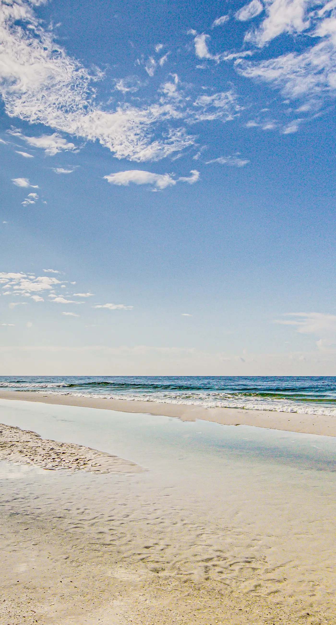 Condo w/ view of Little Lagoon, beach access, shared pools, hot tub, & pier