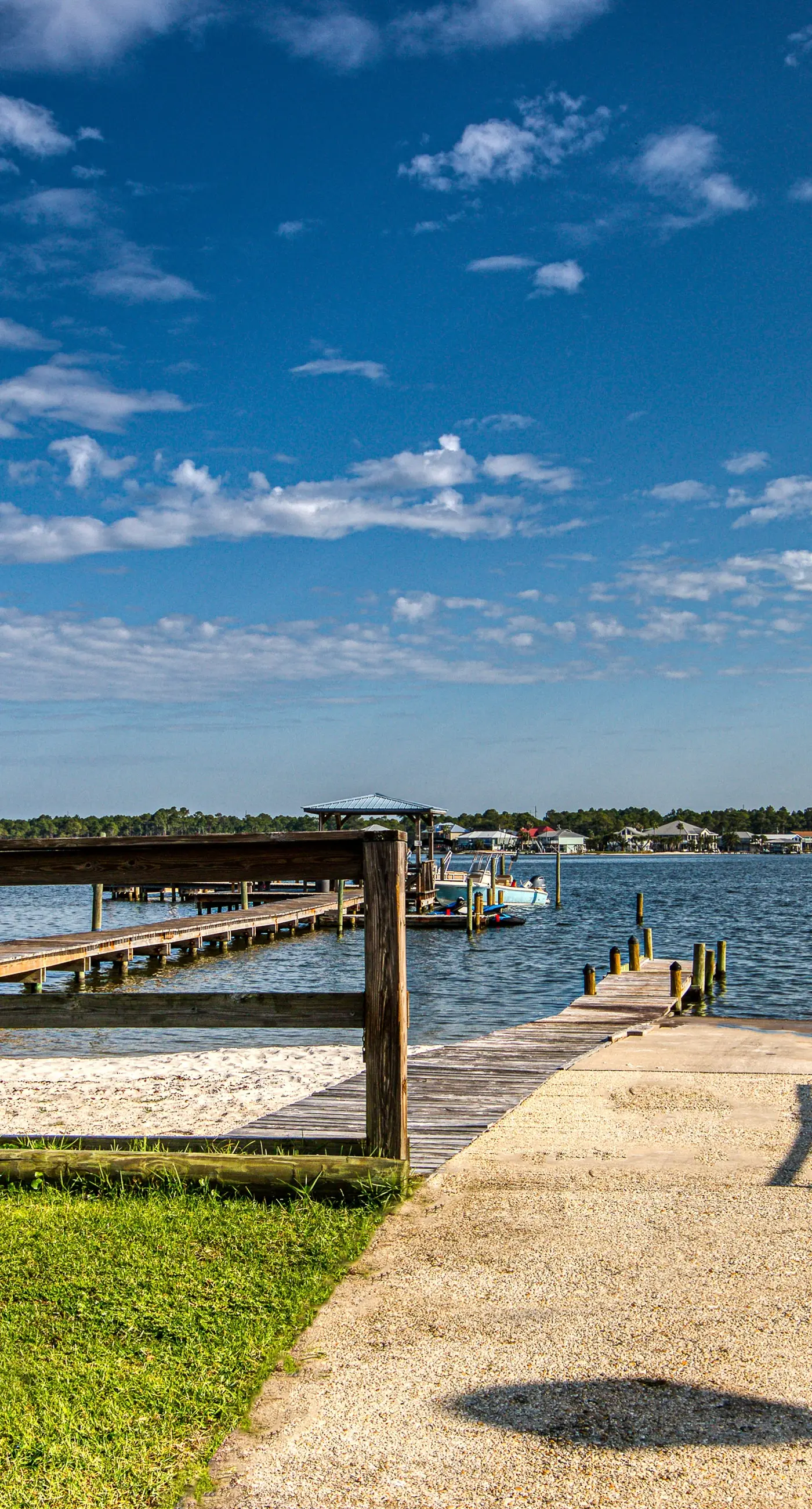 Condo w/ view of Little Lagoon, beach access, shared pools, hot tub, & pier