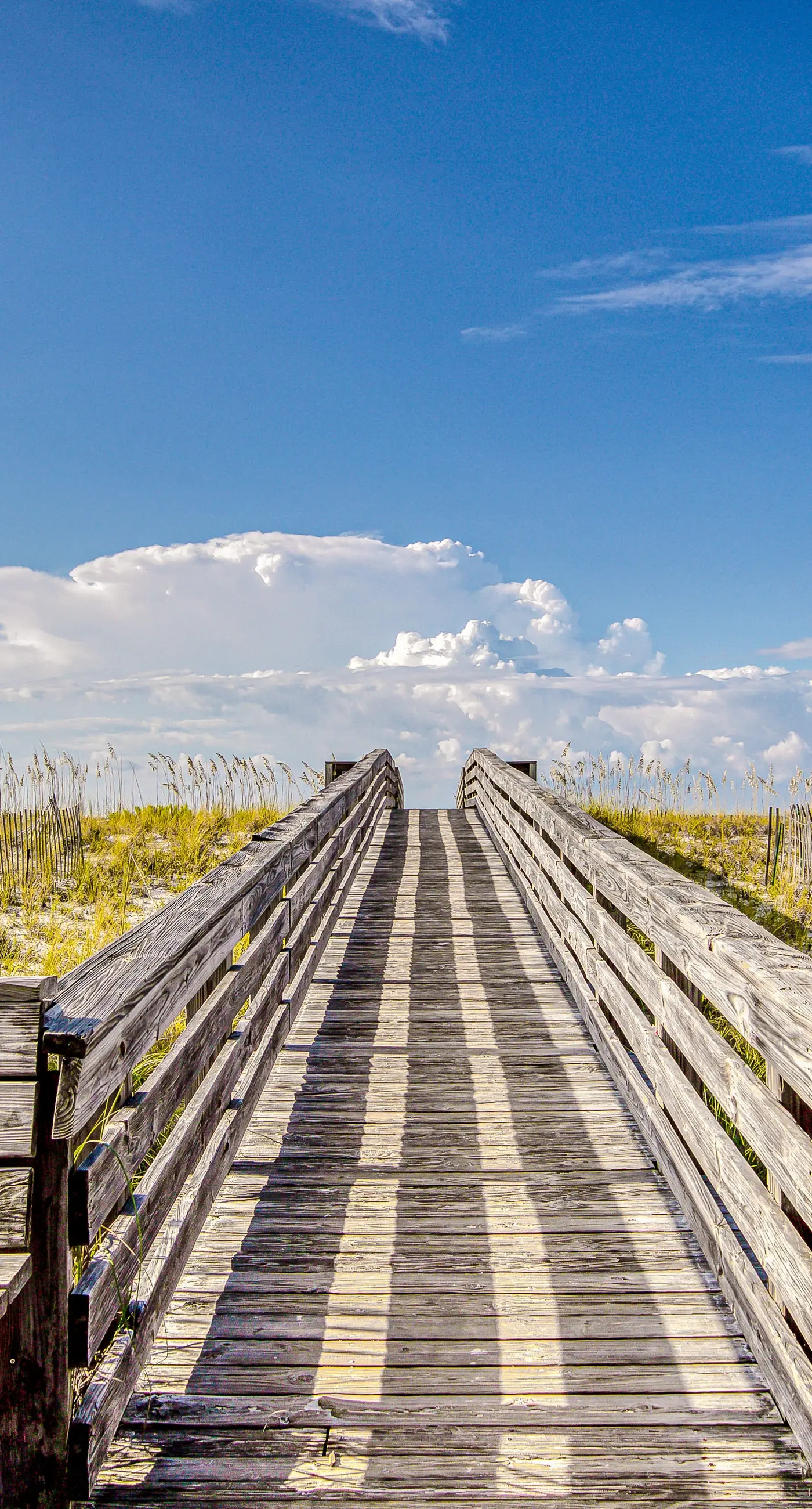 Condo w/ view of Little Lagoon, beach access, shared pools, hot tub, & pier