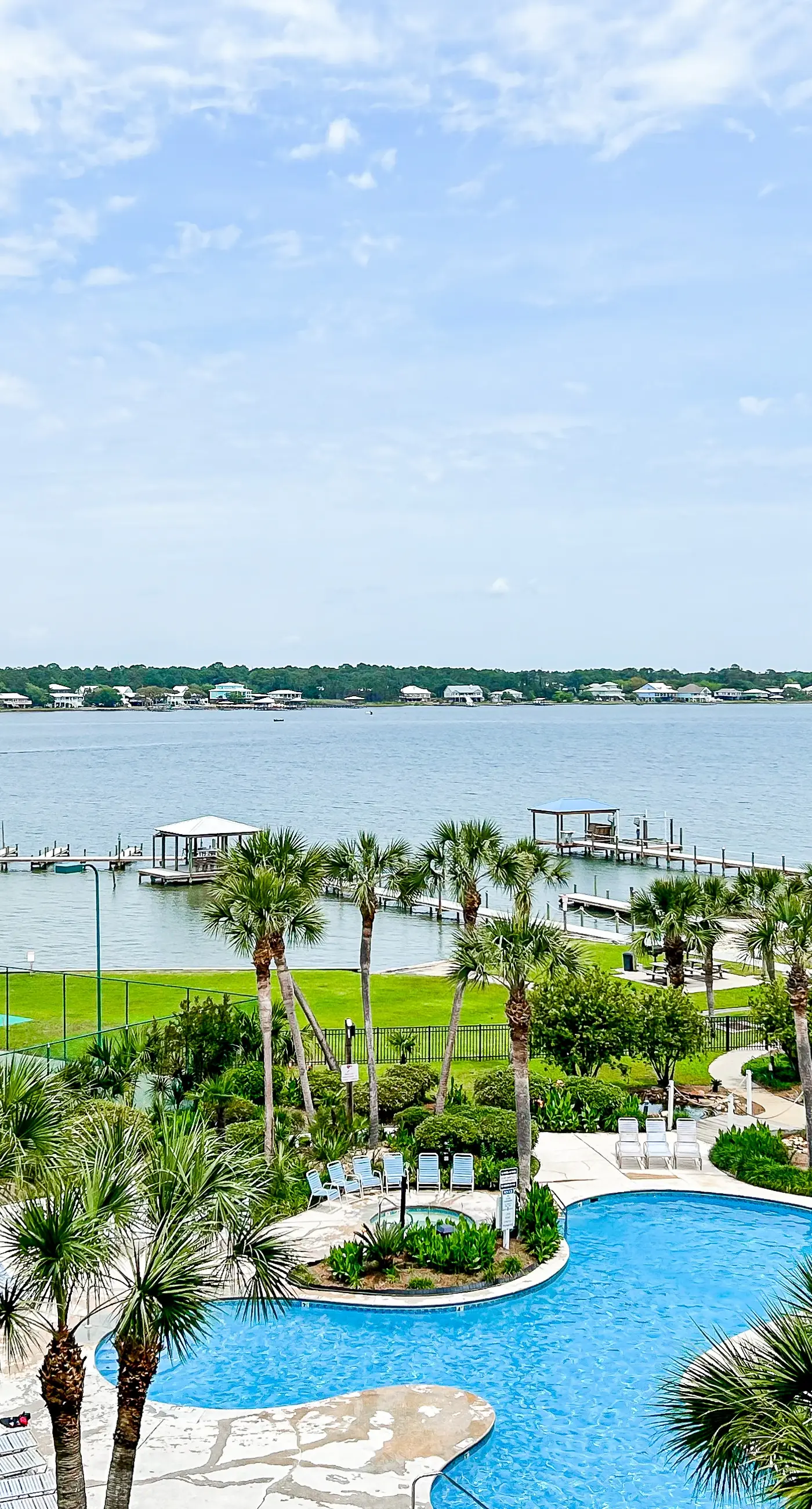 Condo w/ view of Little Lagoon, beach access, shared pools, hot tub, & pier
