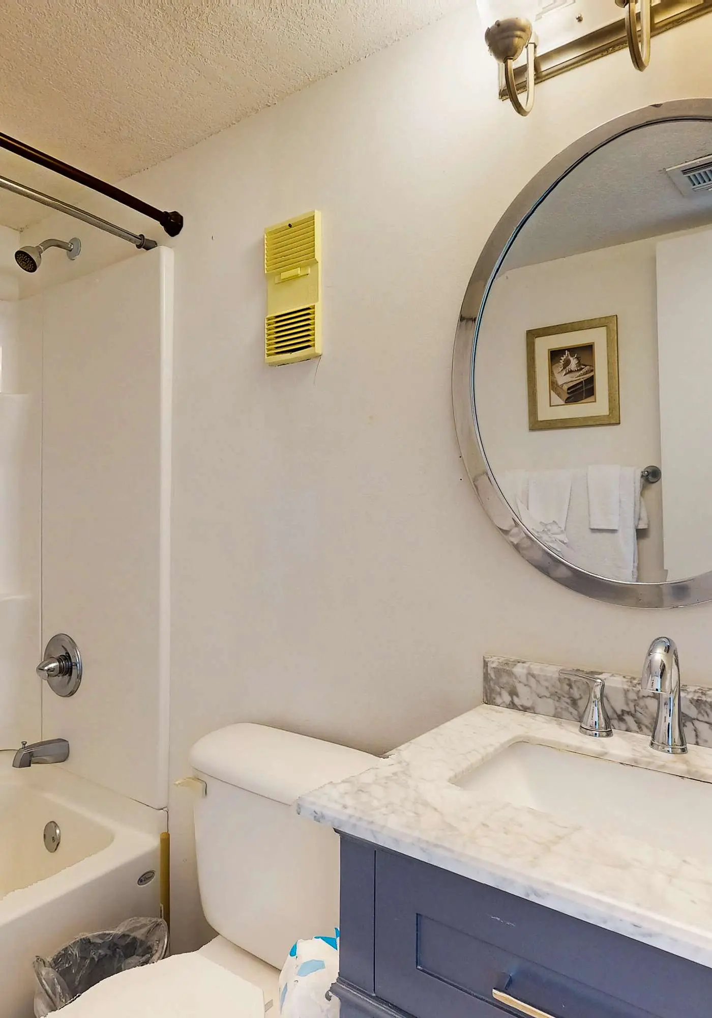Condo w/ view of Little Lagoon, beach access, shared pools, hot tub, & pier