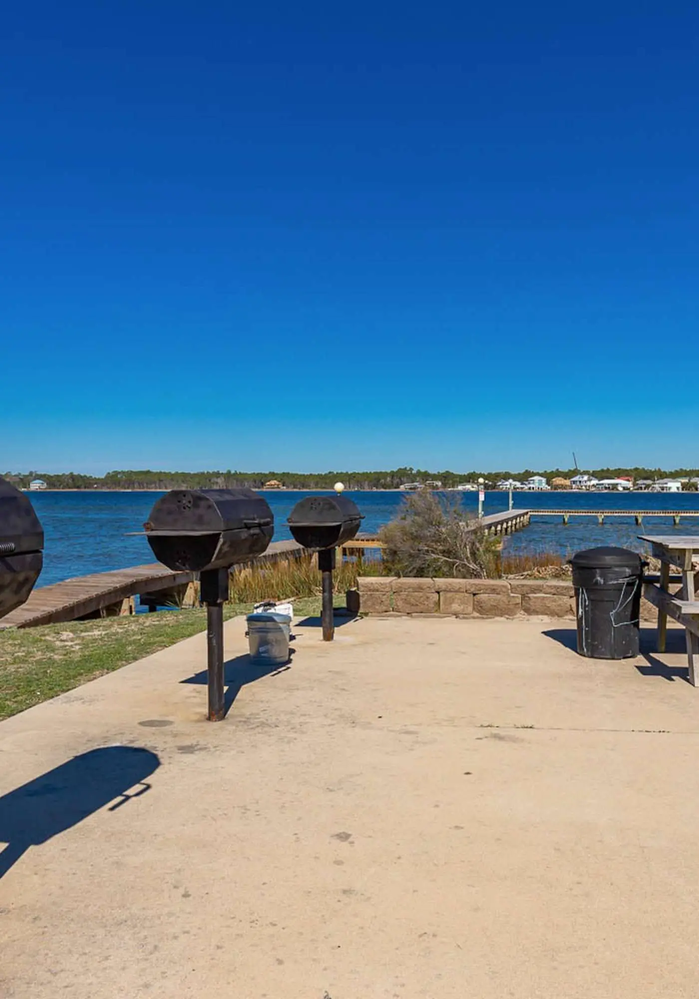 Condo w/ view of Little Lagoon, beach access, shared pools, hot tub, & pier