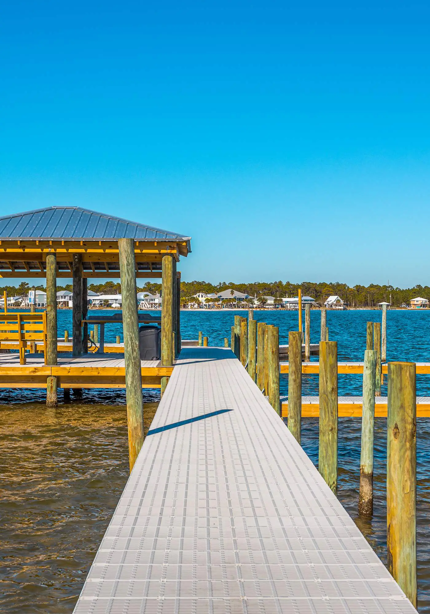 Condo w/ view of Little Lagoon, beach access, shared pools, hot tub, & pier