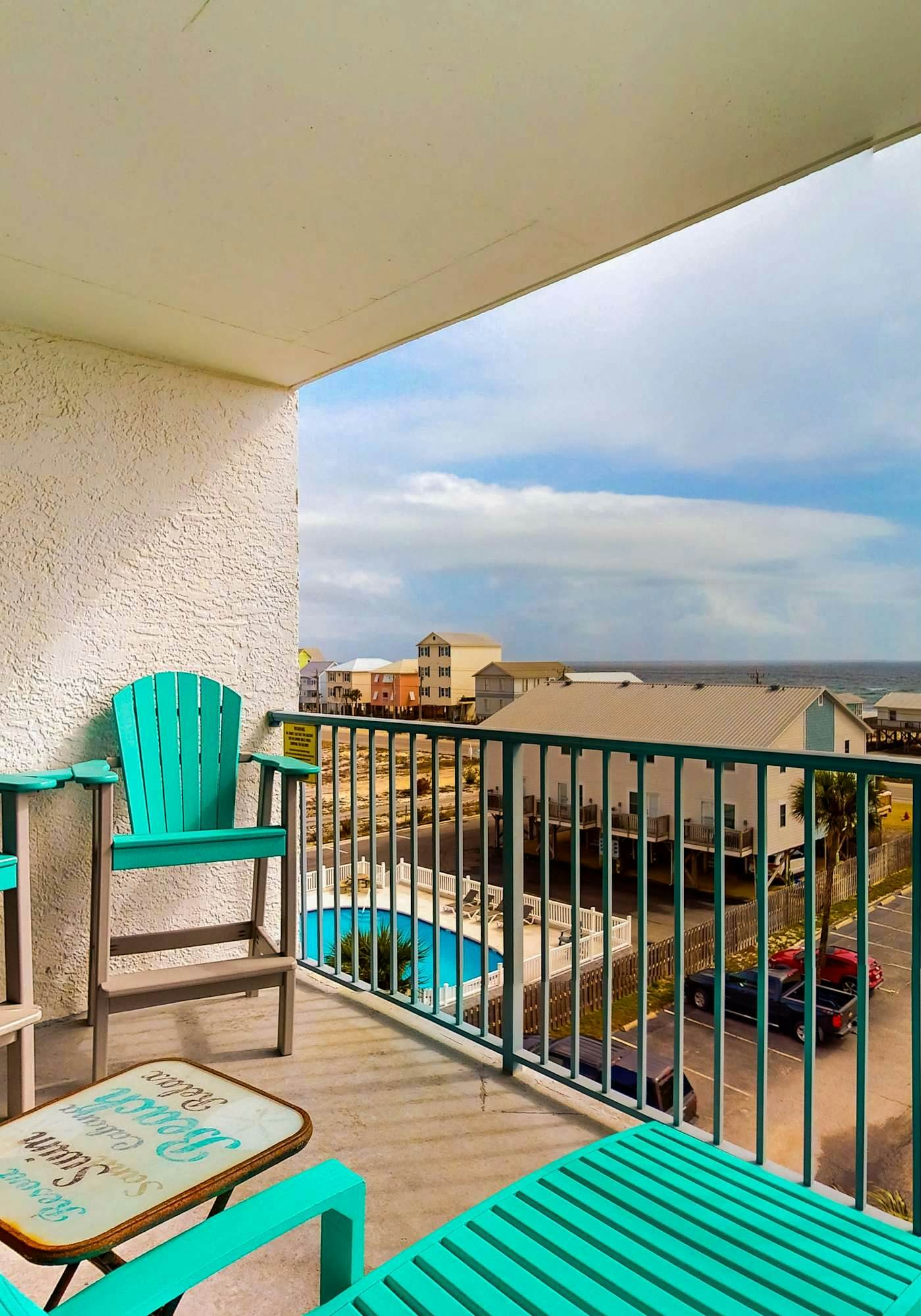 Condo w/ view of Little Lagoon, beach access, shared pools, hot tub, & pier
