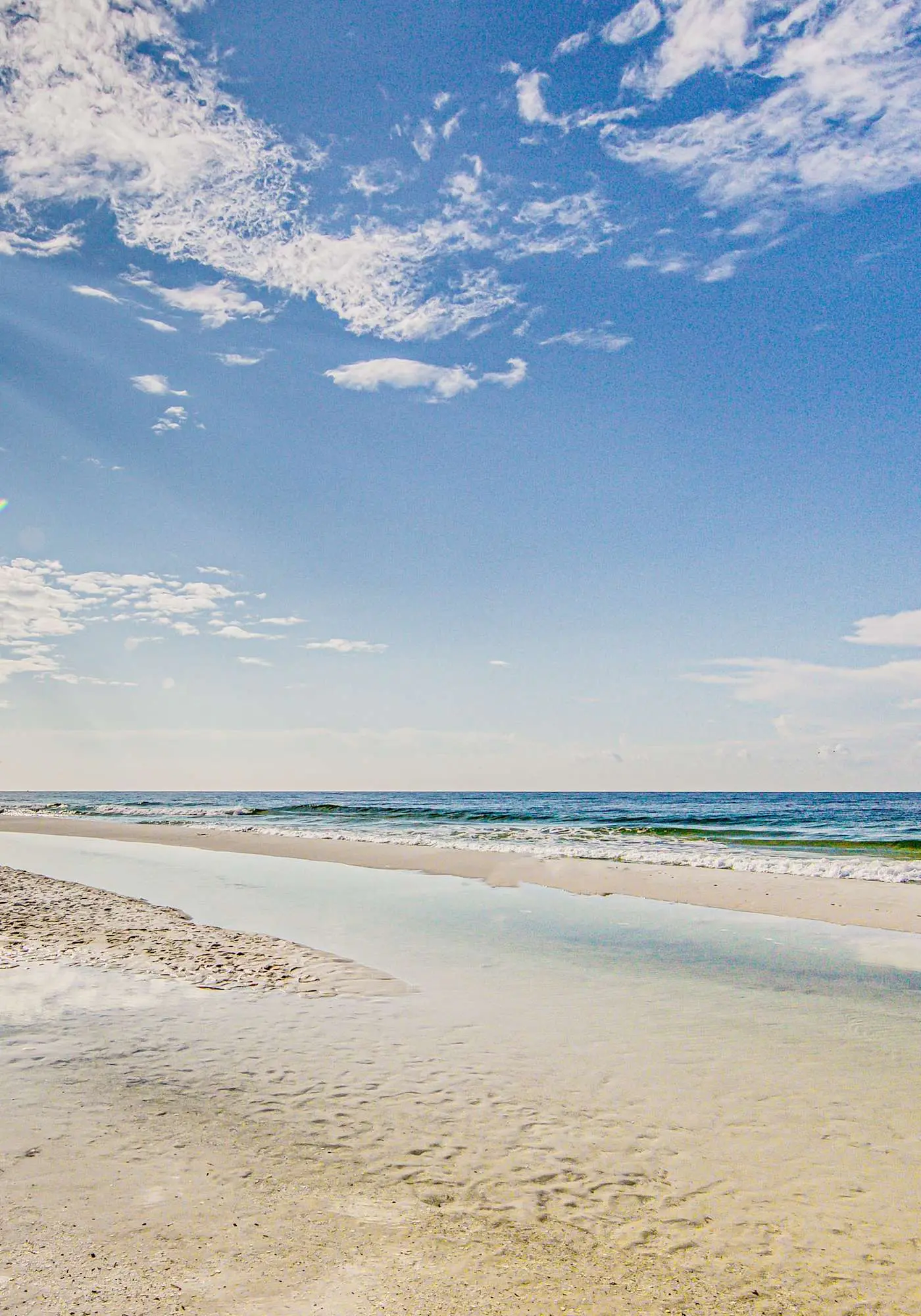 Condo w/ view of Little Lagoon, beach access, shared pools, hot tub, & pier