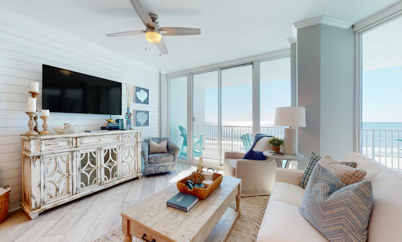 Gulf-front condo with hot tub, sauna, indoor pool & beach access - near dining