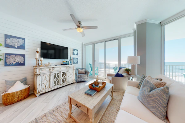 Gulf-front condo with hot tub, sauna, indoor pool & beach access - near dining