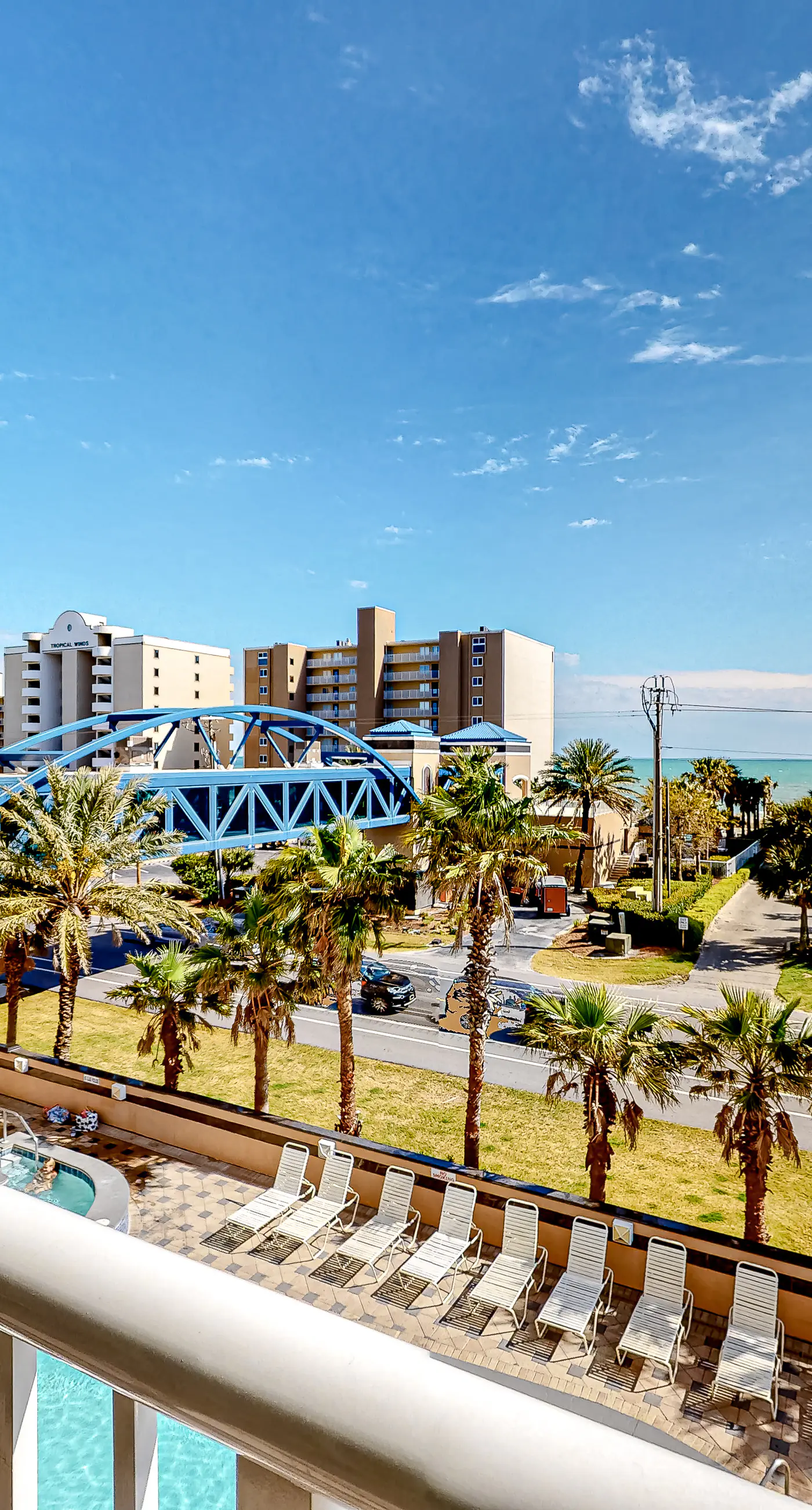 Luxury Gulf-view condo with pool, hot tub & sauna - walk to the beach