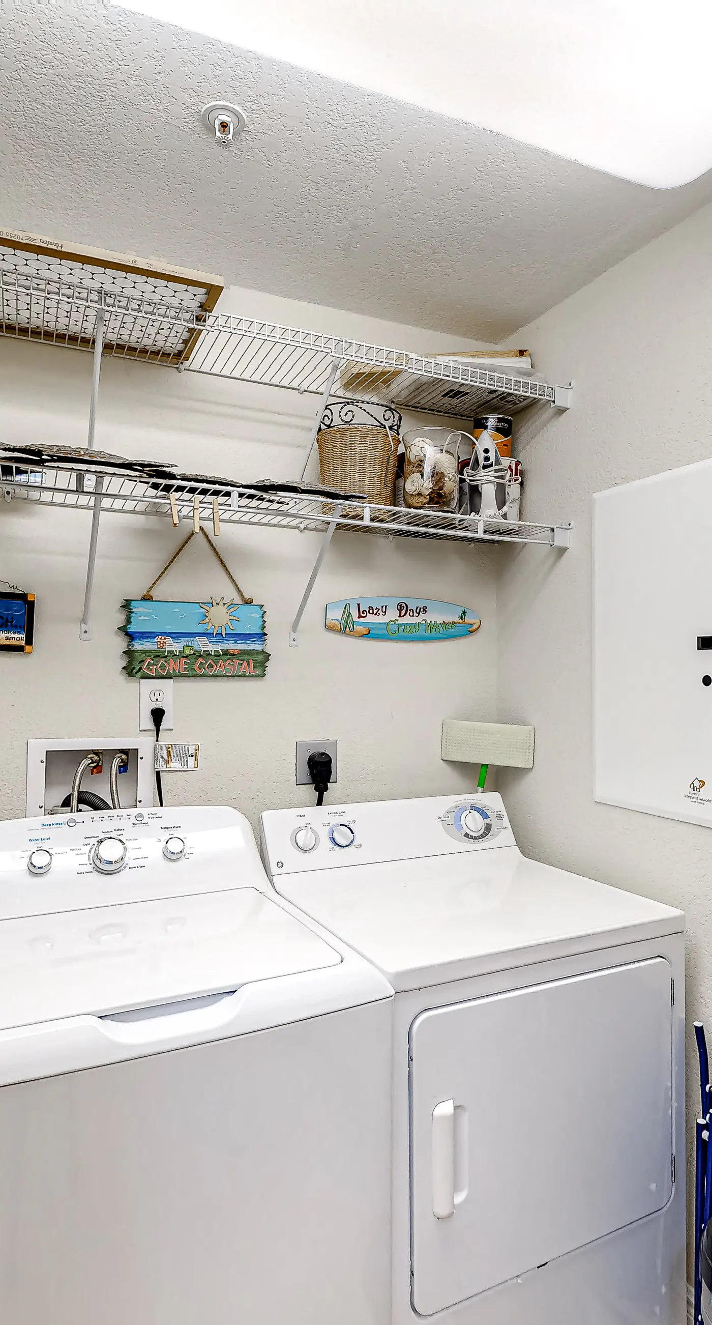 Luxury Gulf-view condo with pool, hot tub & sauna - walk to the beach