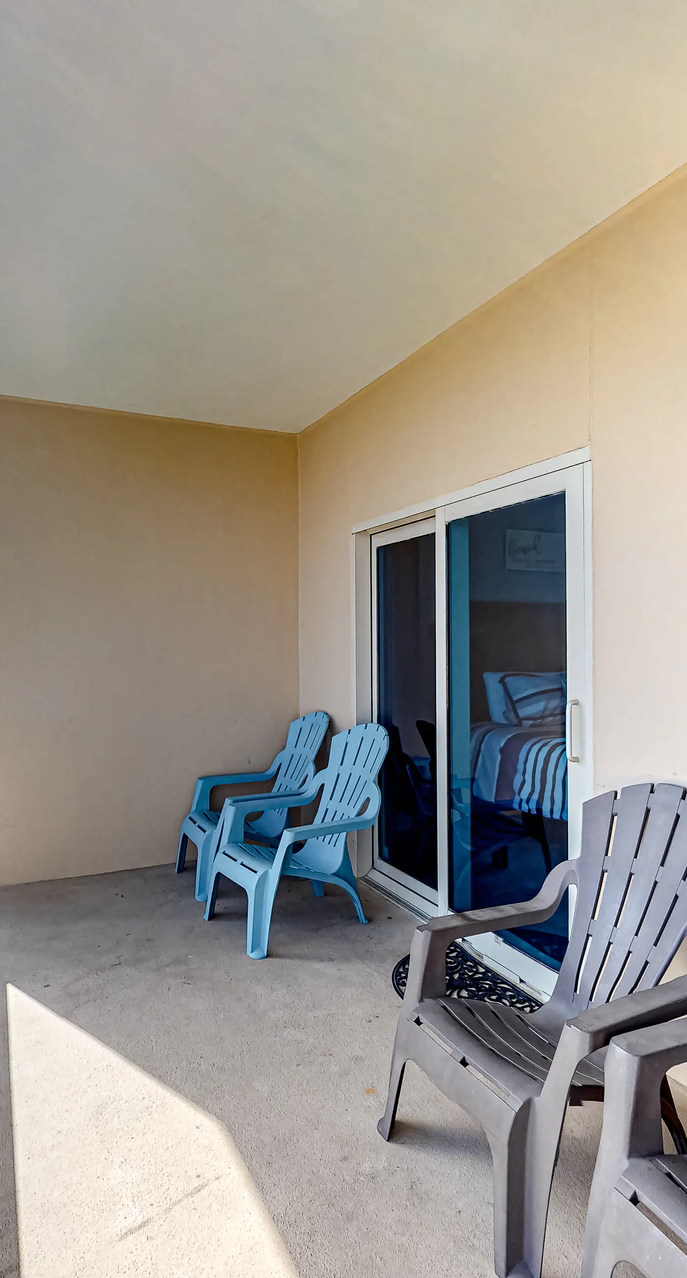 Luxury Gulf-view condo with pool, hot tub & sauna - walk to the beach