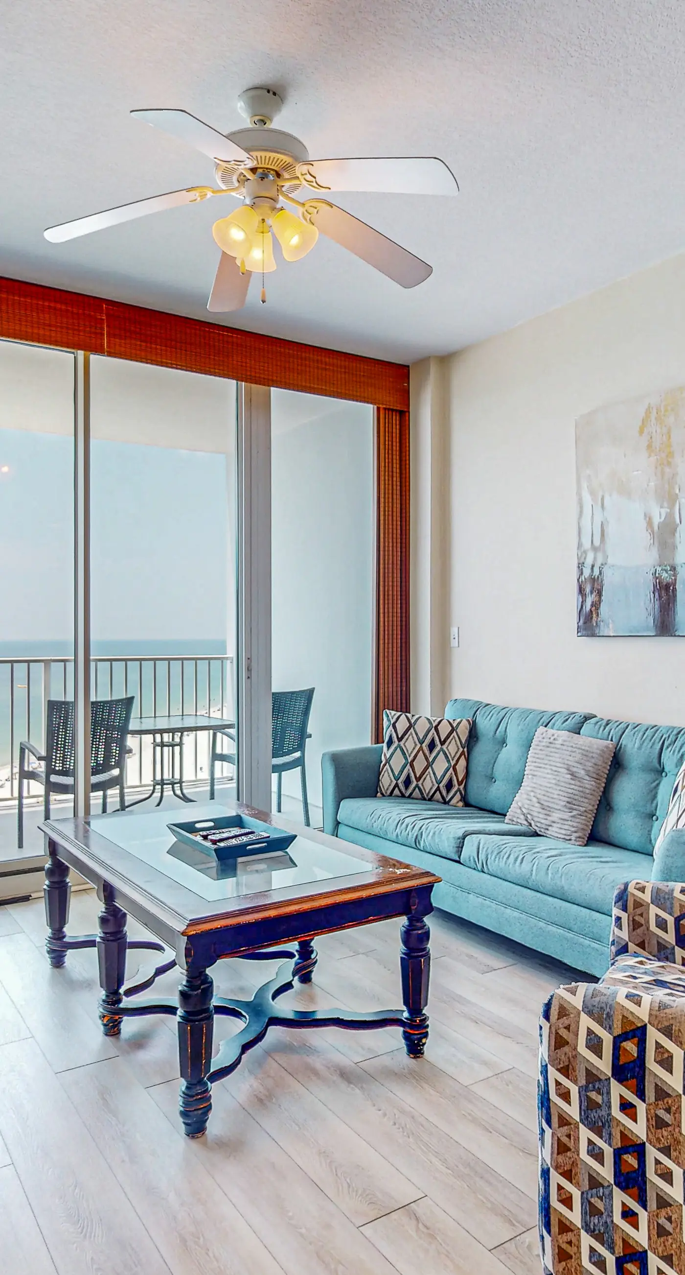 Cozy Gulf front condo W/ private balcony, shared pool/hot tub & beach access