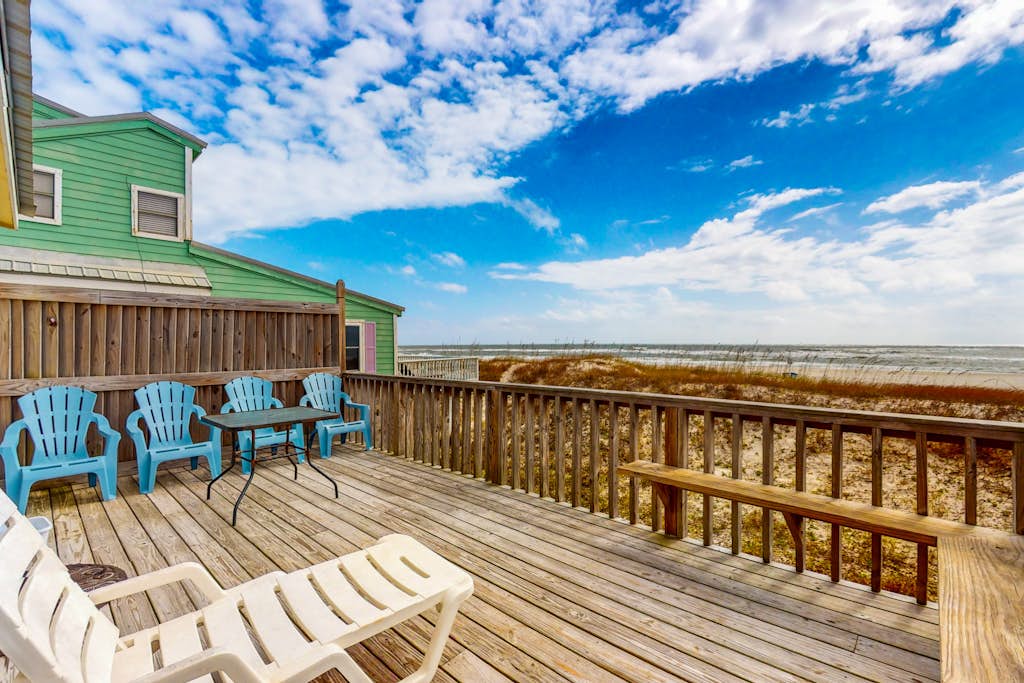 Beachfront Daydream Hideaway w Panoramic Water Views & Gulf-Front Deck