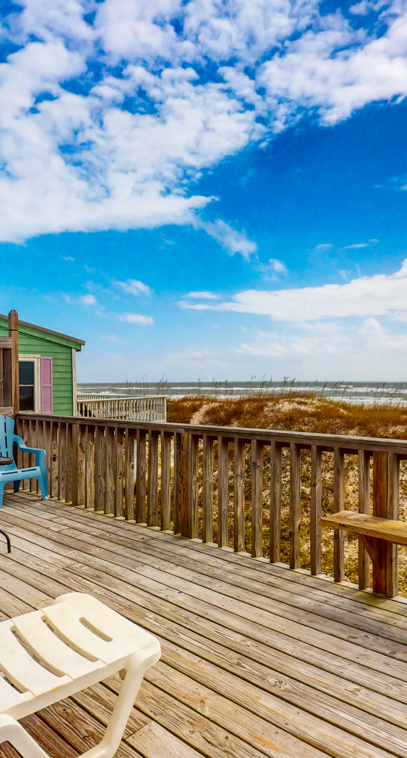 Beachfront Daydream Hideaway w Panoramic Water Views & Gulf-Front Deck