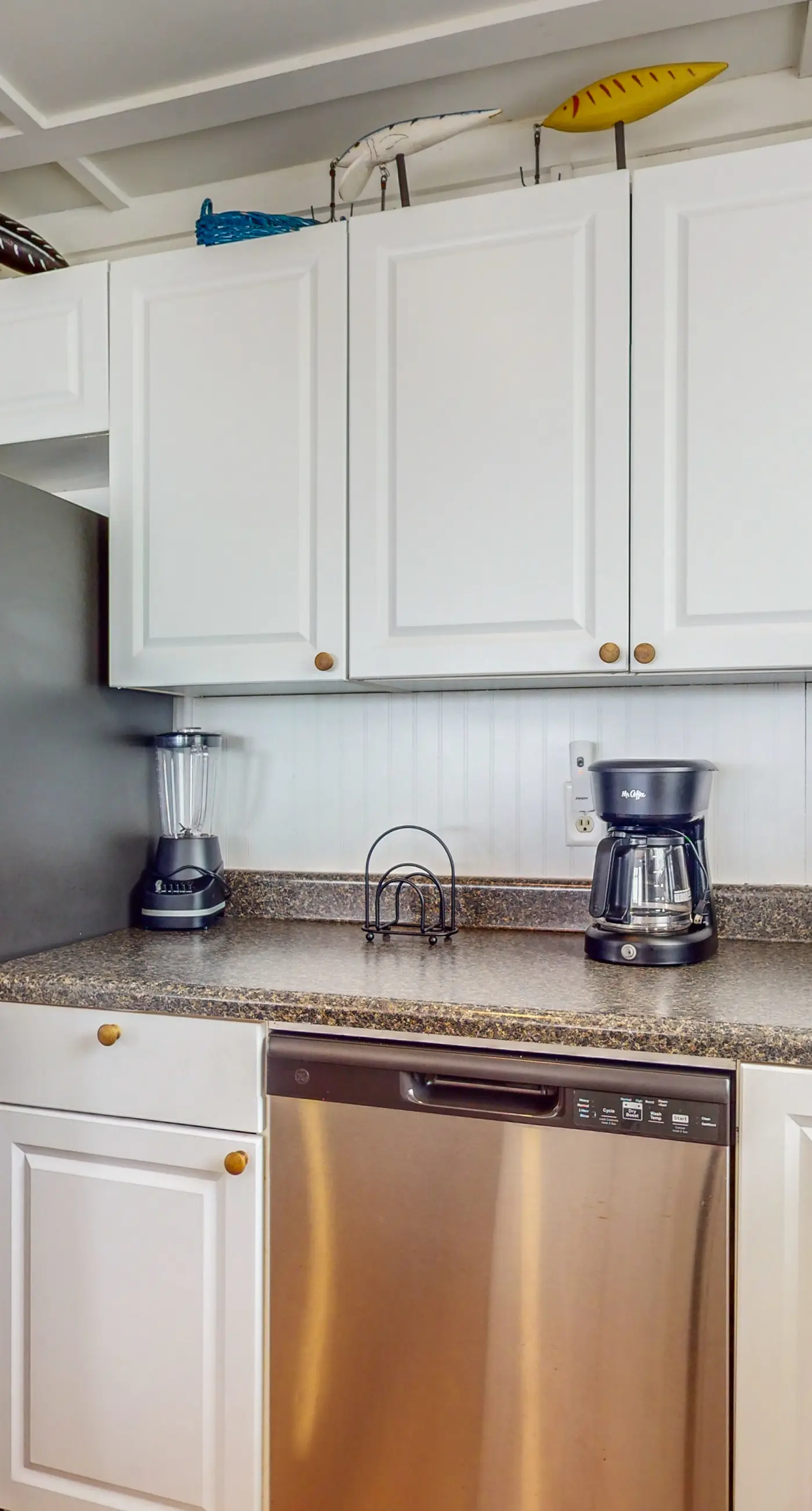 Beachfront Daydream Hideaway w Panoramic Water Views & Gulf-Front Deck