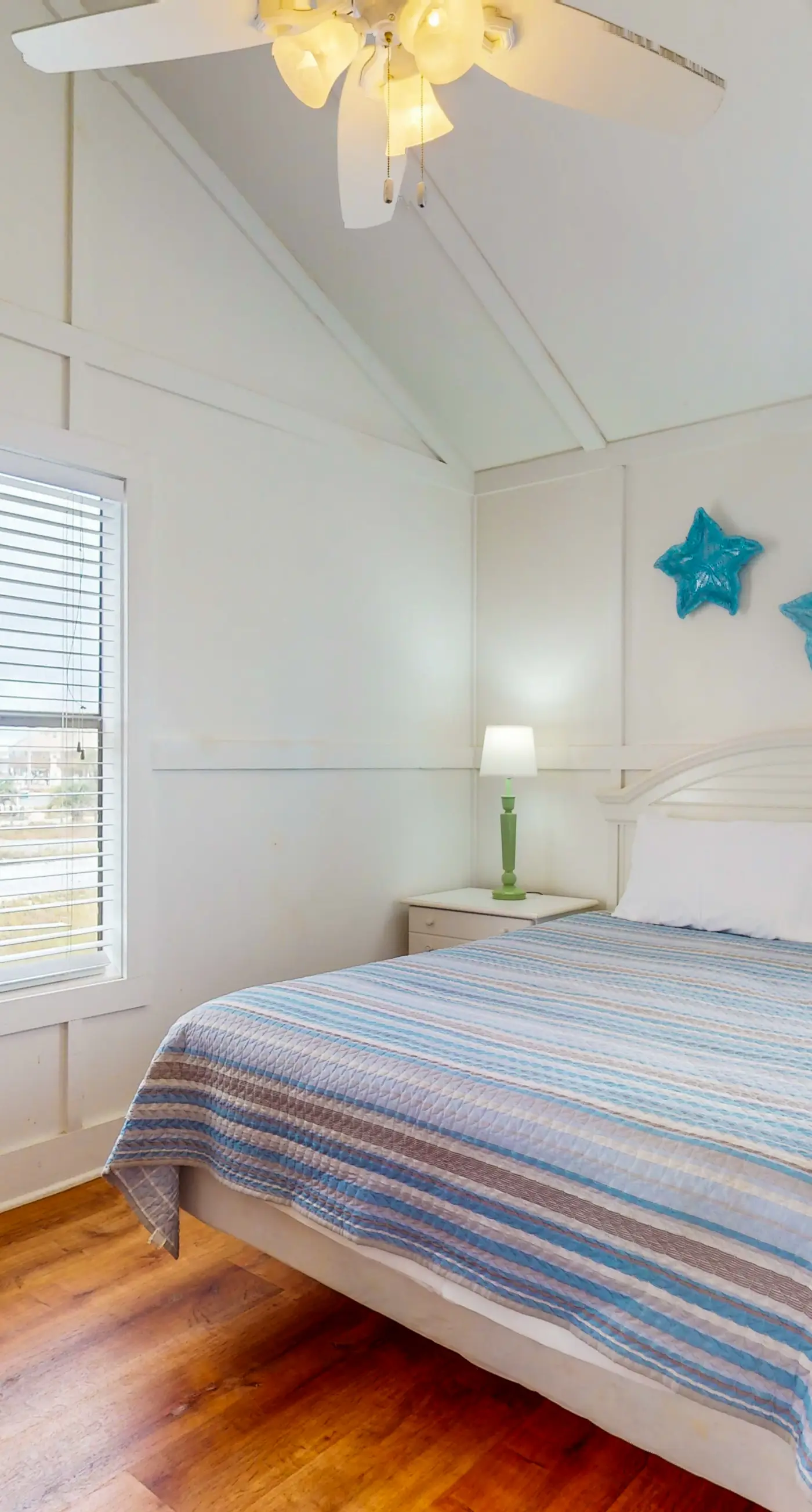 Beachfront Daydream Hideaway w Panoramic Water Views & Gulf-Front Deck