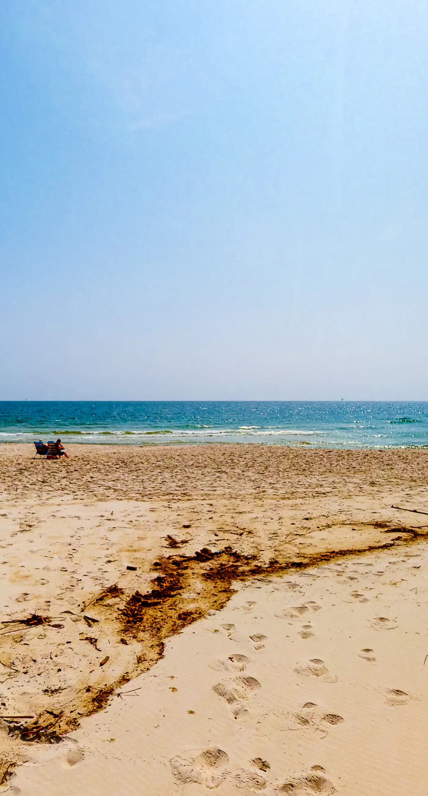 Oceanfront Oasis- Beachfront Home with Spacious Waterfront Deck and Pet Friendly 