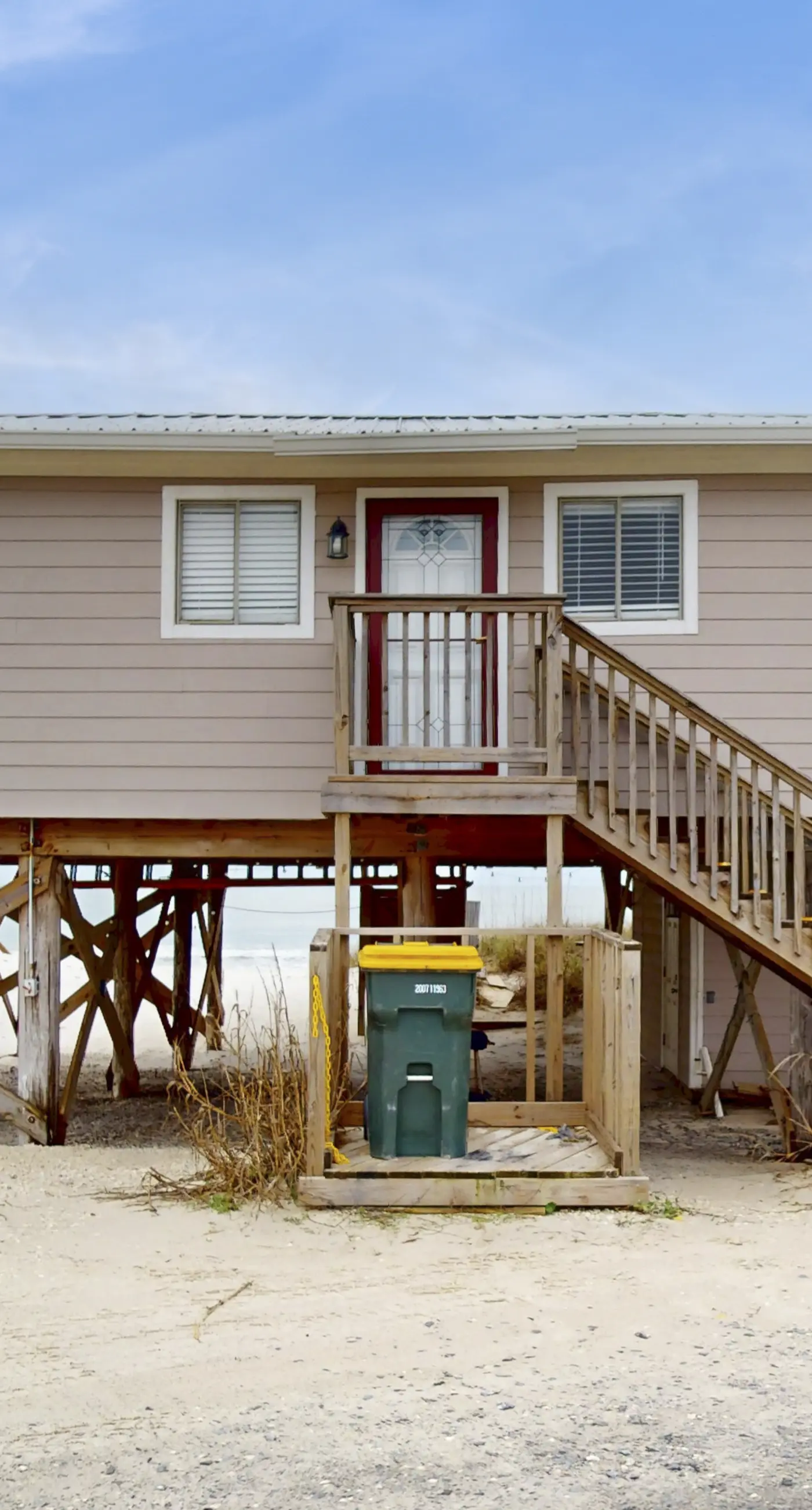 Oceanfront Oasis- Beachfront Home with Spacious Waterfront Deck and Pet Friendly 
