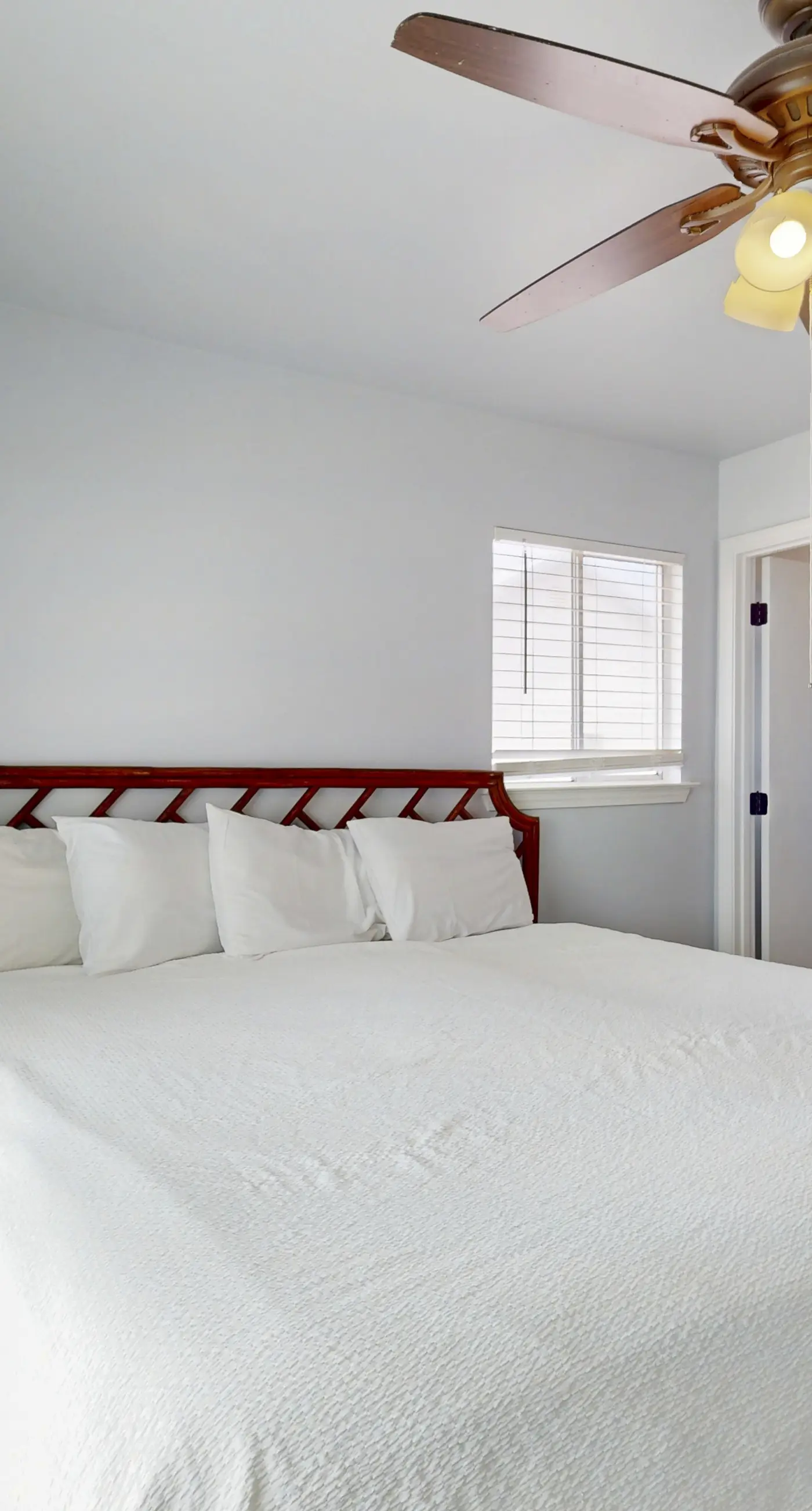 Oceanfront Oasis- Beachfront Home with Spacious Waterfront Deck and Pet Friendly 