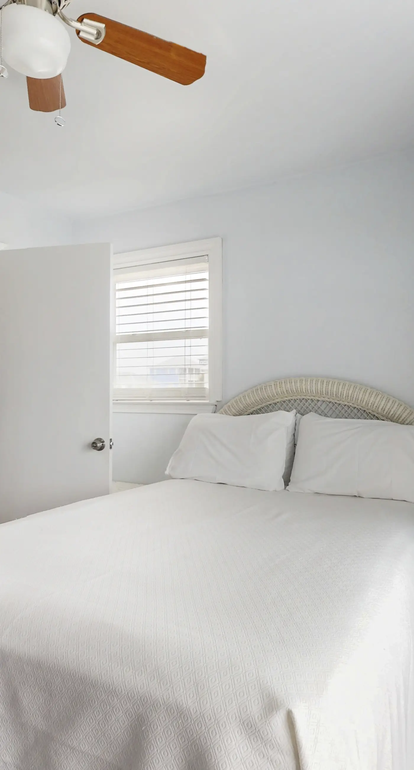 Oceanfront Oasis- Beachfront Home with Spacious Waterfront Deck and Pet Friendly 