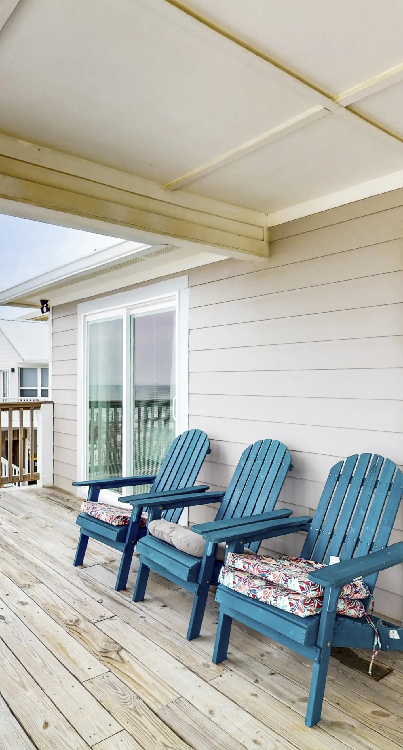 Oceanfront Oasis- Beachfront Home with Spacious Waterfront Deck and Pet Friendly 