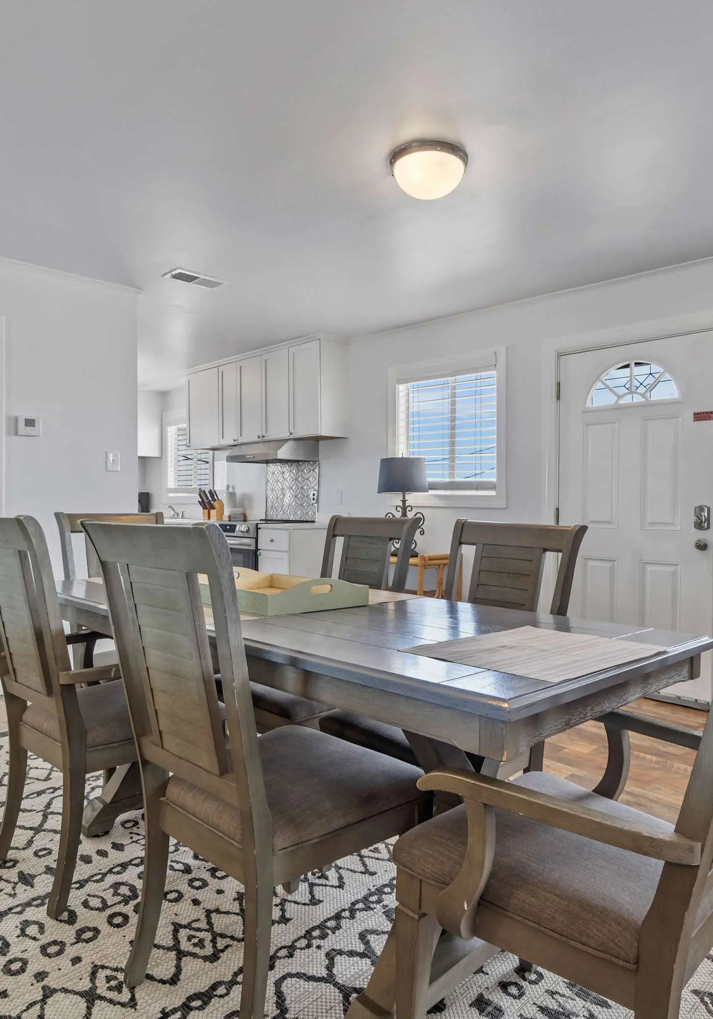 Beachfront Home with Spacious Waterfront Deck and Pet Friendly