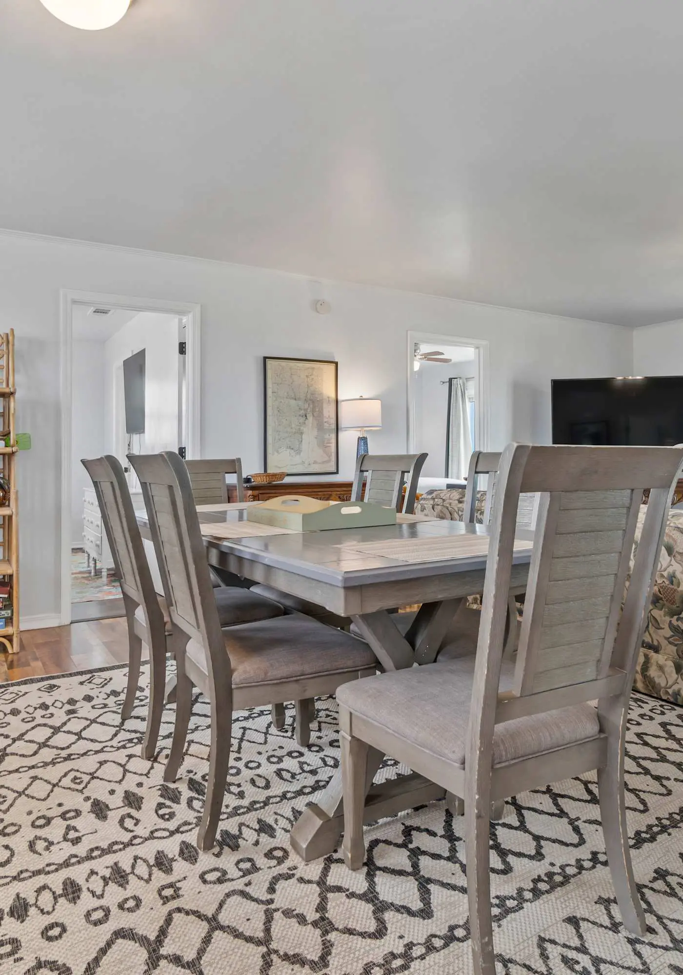 Beachfront Home with Spacious Waterfront Deck and Pet Friendly