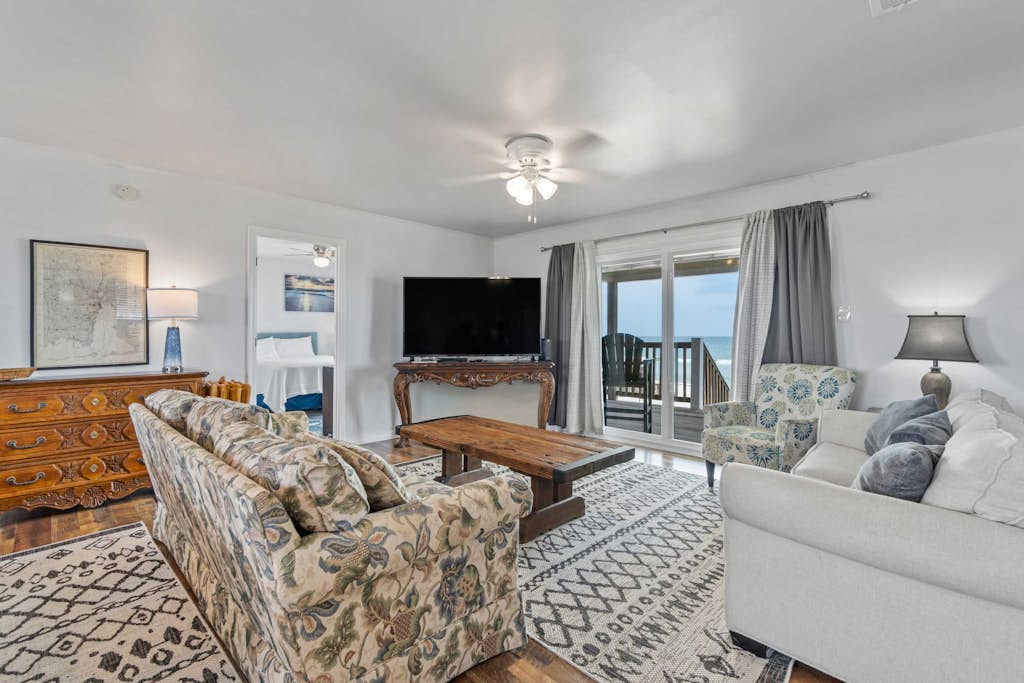 Oceanfront Oasis- Beachfront Home with Spacious Waterfront Deck and Pet Friendly