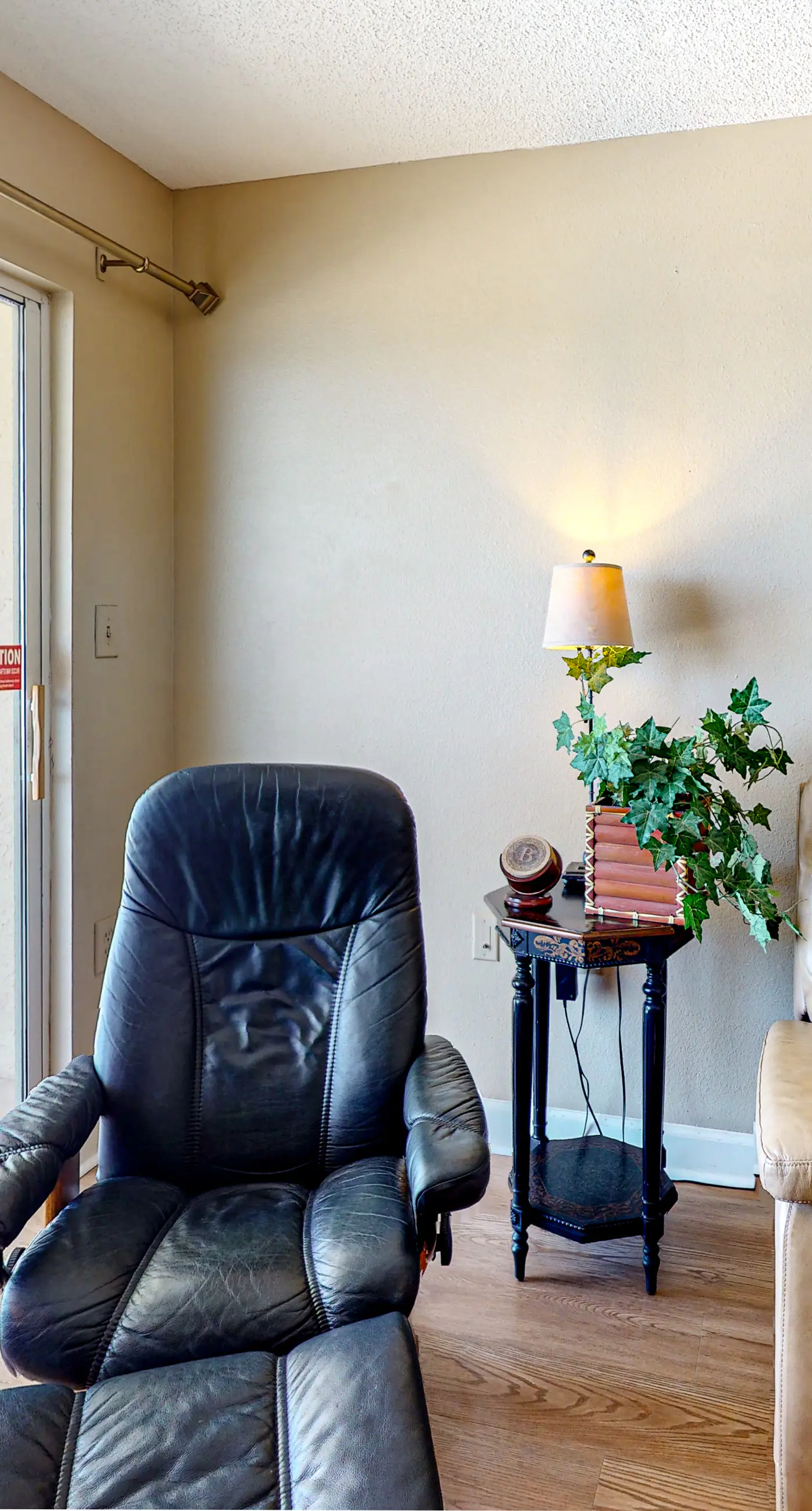 Gulf-front condo on 5th floor with amazing views, on-site pool & balcony