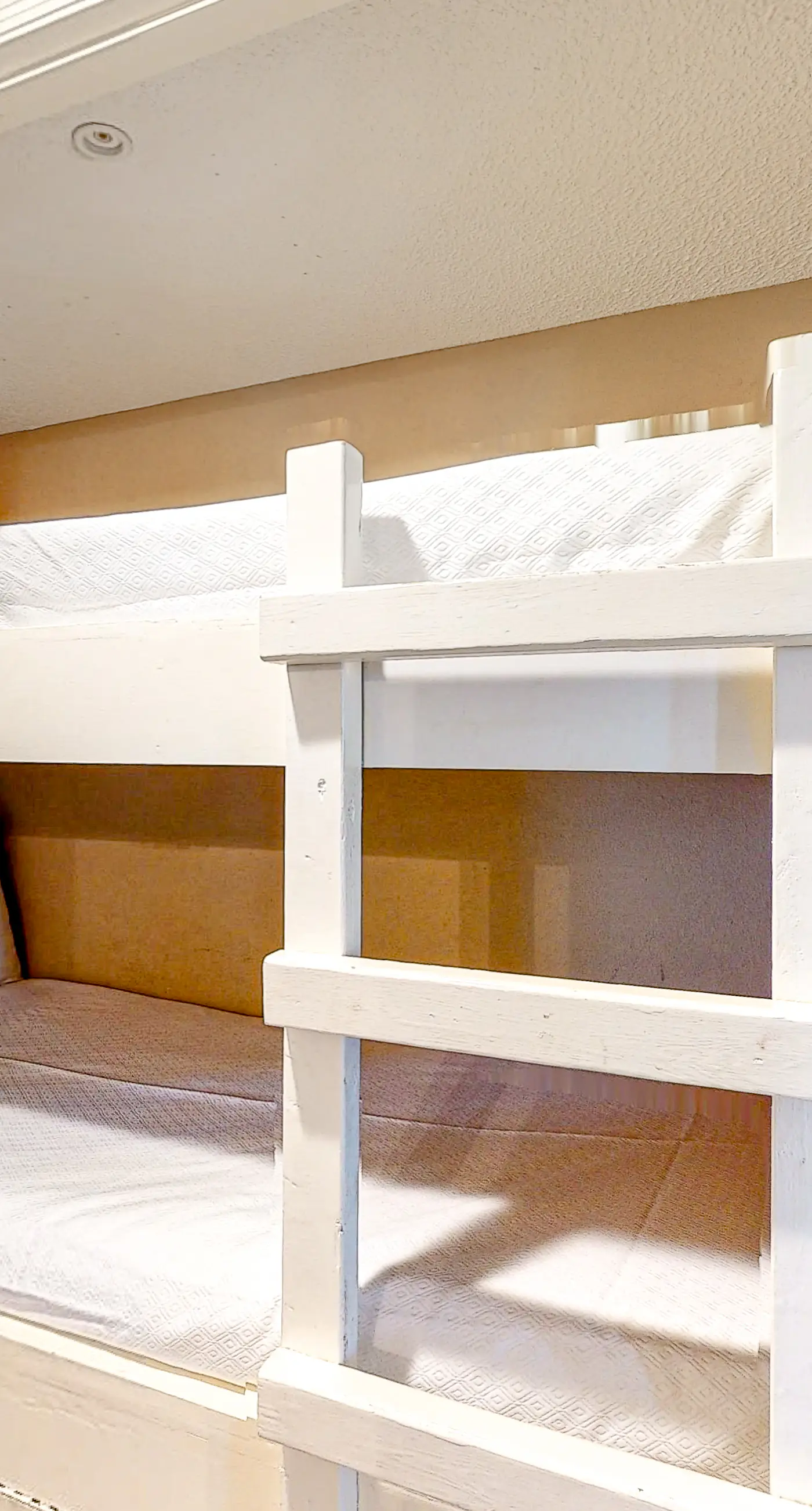 Gulf-front condo on 5th floor with amazing views, on-site pool & balcony