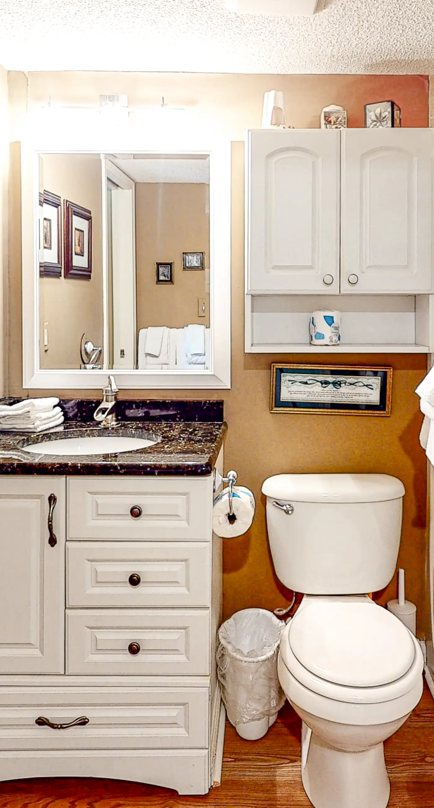 Gulf-front condo on 5th floor with amazing views, on-site pool & balcony